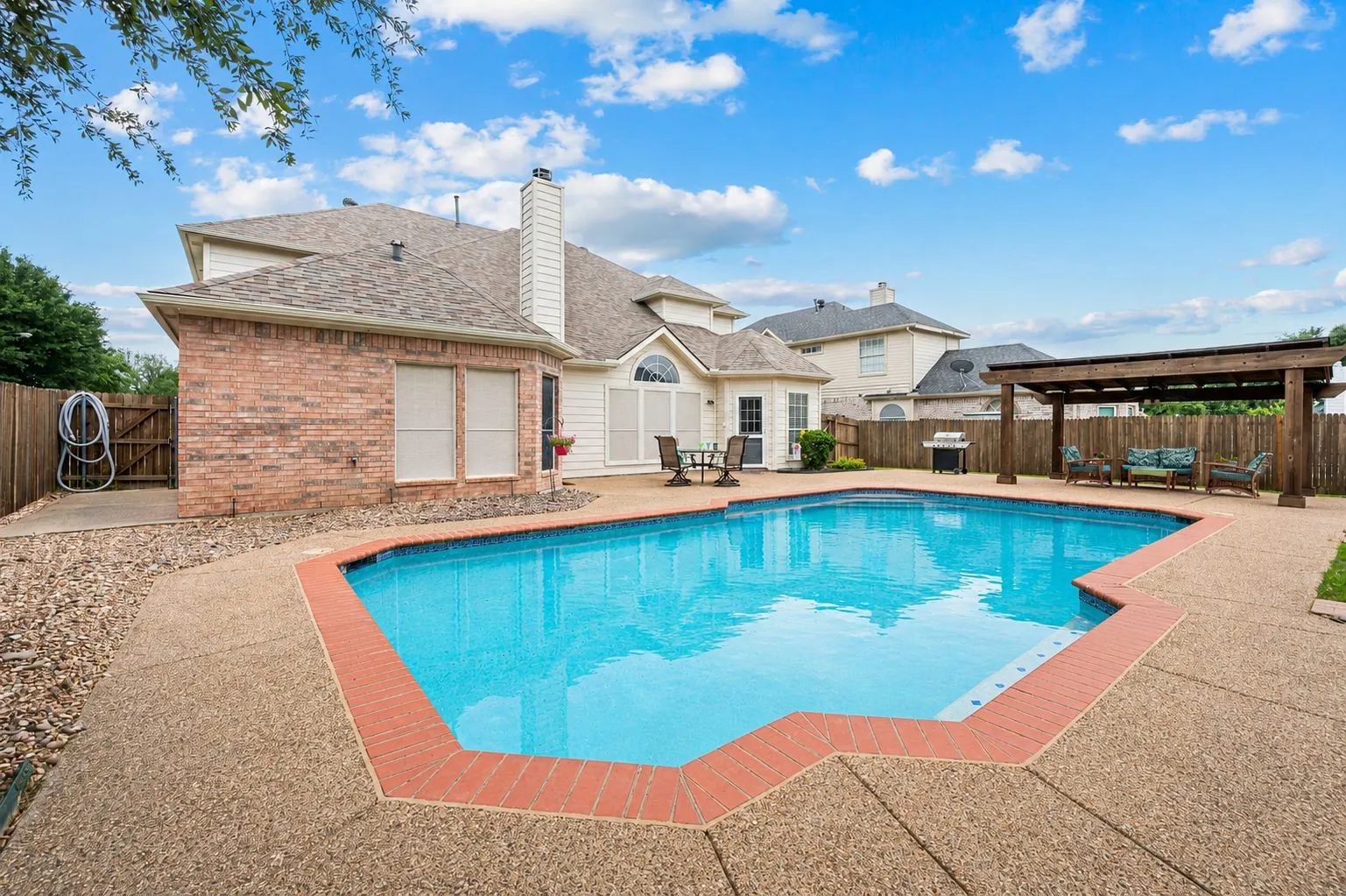 Single Family Residence For Sale in Tarrant County , 1603 Fairfax Drive, Mansfield, Texas 76063, 5 Bedroom, 4 Bathroom, 2 Garage spaces, 3,484 Sqft, built in 1998, mls#21354074, Real Estate Agent in Mansfield, Homes For Sale in Tarrant county, Homes For Sale in Mansfield, Realtor in Mansfield Texas, Real Estate Brokerage Independent Realty Texas, Luminita Cordes Realtor