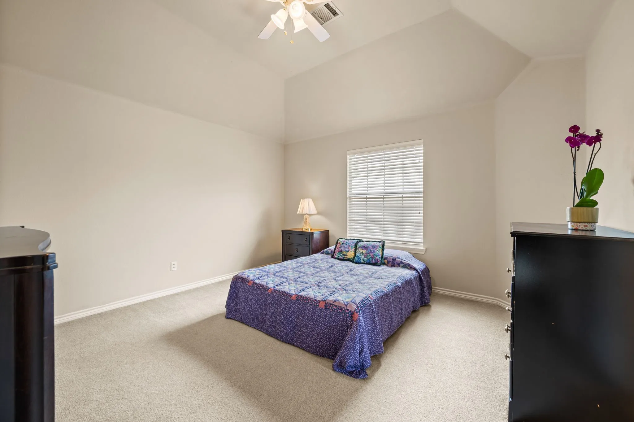 Single Family Residence For Sale in Tarrant County , 1603 Fairfax Drive, Mansfield, Texas 76063, 5 Bedroom, 4 Bathroom, 2 Garage spaces, 3,484 Sqft, built in 1998, mls#21354074, Real Estate Agent in Mansfield, Homes For Sale in Tarrant county, Homes For Sale in Mansfield, Realtor in Mansfield Texas, Real Estate Brokerage Independent Realty Texas, Luminita Cordes Realtor