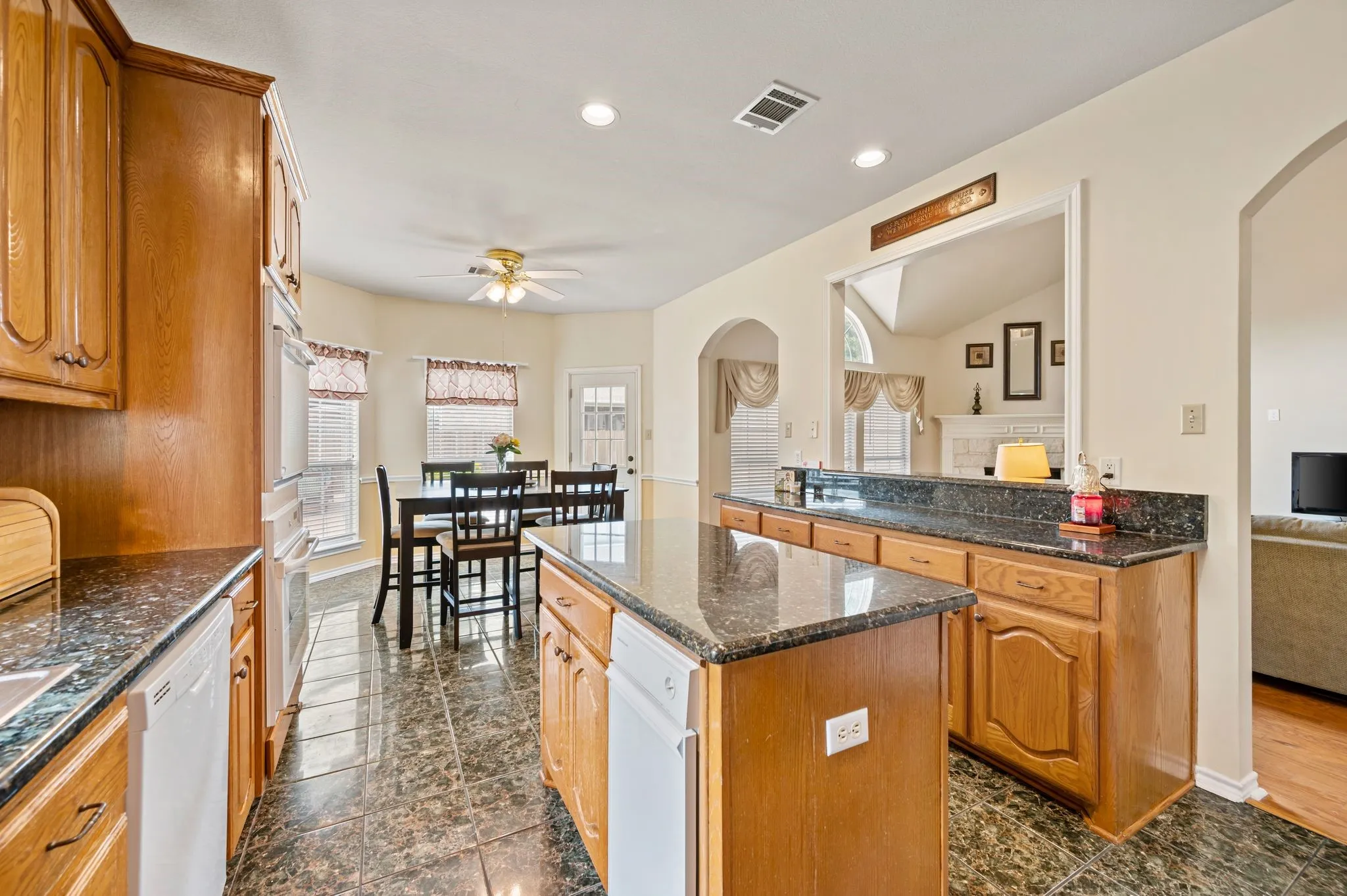 Single Family Residence For Sale in Tarrant County , 1603 Fairfax Drive, Mansfield, Texas 76063, 5 Bedroom, 4 Bathroom, 2 Garage spaces, 3,484 Sqft, built in 1998, mls#21354074, Real Estate Agent in Mansfield, Homes For Sale in Tarrant county, Homes For Sale in Mansfield, Realtor in Mansfield Texas, Real Estate Brokerage Independent Realty Texas, Luminita Cordes Realtor