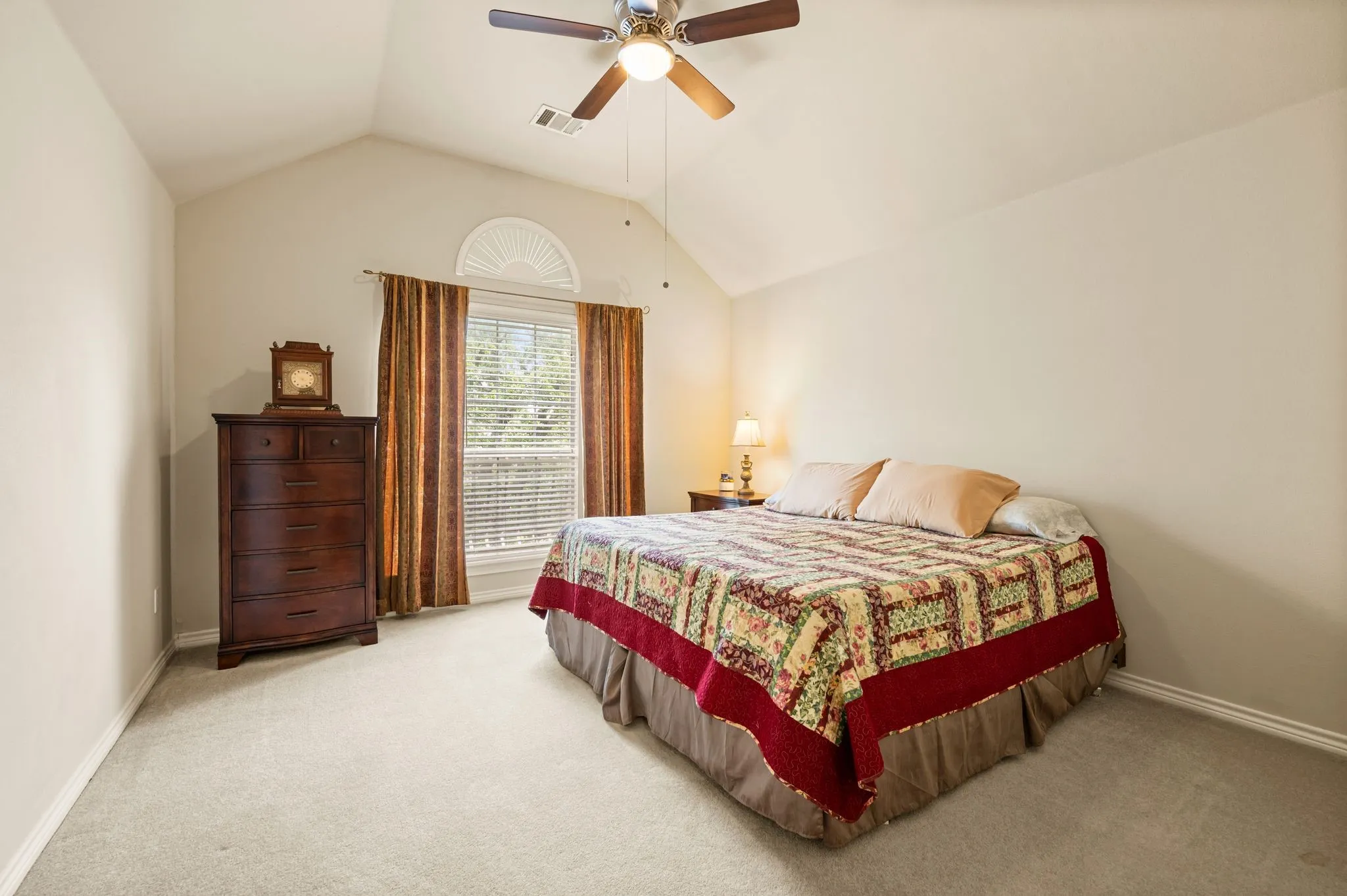 Single Family Residence For Sale in Tarrant County , 1603 Fairfax Drive, Mansfield, Texas 76063, 5 Bedroom, 4 Bathroom, 2 Garage spaces, 3,484 Sqft, built in 1998, mls#21354074, Real Estate Agent in Mansfield, Homes For Sale in Tarrant county, Homes For Sale in Mansfield, Realtor in Mansfield Texas, Real Estate Brokerage Independent Realty Texas, Luminita Cordes Realtor