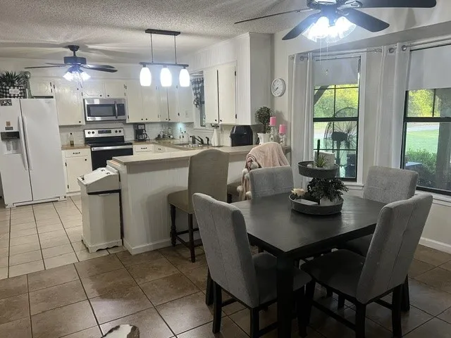 Single Family Residence For Sale in Henderson County , 11524 Sunrise Street, Brownsboro, Texas 75756, 3 Bedroom, 2 Bathroom, Garage spaces, 1,653 Sqft, built in 1985, Price $295,000, mls#21354553, Real Estate Agent in Brownsboro, Homes For Sale in Henderson county, Homes For Sale in Brownsboro, Realtor in Brownsboro Texas, Real Estate Brokerage Independent Realty Texas, Luminita Cordes Realtor