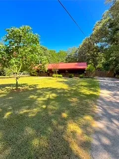 Single Family Residence For Sale in Henderson County , 11524 Sunrise Street, Brownsboro, Texas 75756, 3 Bedroom, 2 Bathroom, Garage spaces, 1,653 Sqft, built in 1985, Price $295,000, mls#21354553, Real Estate Agent in Brownsboro, Homes For Sale in Henderson county, Homes For Sale in Brownsboro, Realtor in Brownsboro Texas, Real Estate Brokerage Independent Realty Texas, Luminita Cordes Realtor