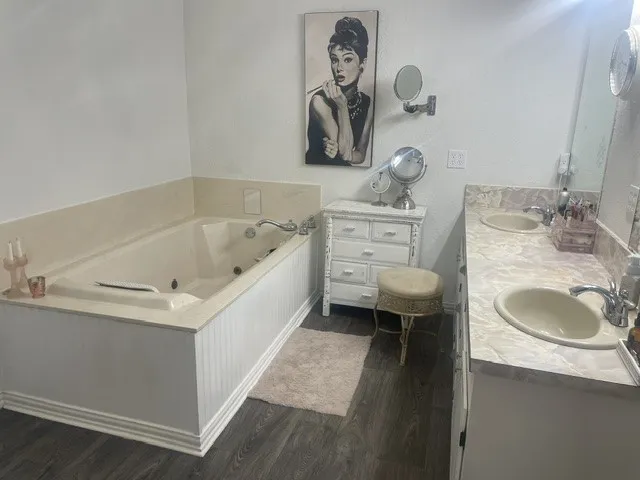 Single Family Residence For Sale in Henderson County , 11524 Sunrise Street, Brownsboro, Texas 75756, 3 Bedroom, 2 Bathroom, Garage spaces, 1,653 Sqft, built in 1985, Price $295,000, mls#21354553, Real Estate Agent in Brownsboro, Homes For Sale in Henderson county, Homes For Sale in Brownsboro, Realtor in Brownsboro Texas, Real Estate Brokerage Independent Realty Texas, Luminita Cordes Realtor