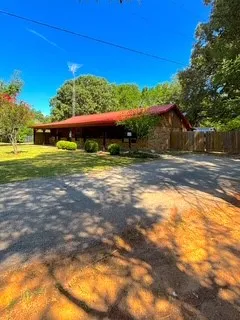 Single Family Residence For Sale in Henderson County , 11524 Sunrise Street, Brownsboro, Texas 75756, 3 Bedroom, 2 Bathroom, Garage spaces, 1,653 Sqft, built in 1985, Price $295,000, mls#21354553, Real Estate Agent in Brownsboro, Homes For Sale in Henderson county, Homes For Sale in Brownsboro, Realtor in Brownsboro Texas, Real Estate Brokerage Independent Realty Texas, Luminita Cordes Realtor
