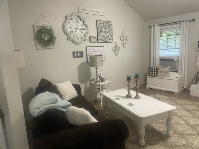 Single Family Residence For Sale in Henderson County , 11524 Sunrise Street, Brownsboro, Texas 75756, 3 Bedroom, 2 Bathroom, Garage spaces, 1,653 Sqft, built in 1985, Price $295,000, mls#21354553, Real Estate Agent in Brownsboro, Homes For Sale in Henderson county, Homes For Sale in Brownsboro, Realtor in Brownsboro Texas, Real Estate Brokerage Independent Realty Texas, Luminita Cordes Realtor