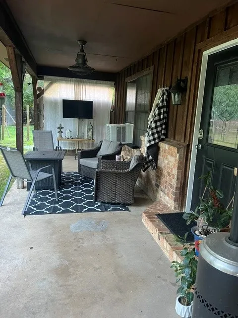 Single Family Residence For Sale in Henderson County , 11524 Sunrise Street, Brownsboro, Texas 75756, 3 Bedroom, 2 Bathroom, Garage spaces, 1,653 Sqft, built in 1985, Price $295,000, mls#21354553, Real Estate Agent in Brownsboro, Homes For Sale in Henderson county, Homes For Sale in Brownsboro, Realtor in Brownsboro Texas, Real Estate Brokerage Independent Realty Texas, Luminita Cordes Realtor