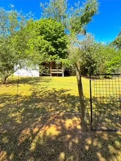 Single Family Residence For Sale in Henderson County , 11524 Sunrise Street, Brownsboro, Texas 75756, 3 Bedroom, 2 Bathroom, Garage spaces, 1,653 Sqft, built in 1985, Price $295,000, mls#21354553, Real Estate Agent in Brownsboro, Homes For Sale in Henderson county, Homes For Sale in Brownsboro, Realtor in Brownsboro Texas, Real Estate Brokerage Independent Realty Texas, Luminita Cordes Realtor