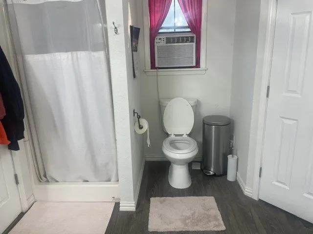 Single Family Residence For Sale in Henderson County , 11524 Sunrise Street, Brownsboro, Texas 75756, 3 Bedroom, 2 Bathroom, Garage spaces, 1,653 Sqft, built in 1985, Price $295,000, mls#21354553, Real Estate Agent in Brownsboro, Homes For Sale in Henderson county, Homes For Sale in Brownsboro, Realtor in Brownsboro Texas, Real Estate Brokerage Independent Realty Texas, Luminita Cordes Realtor