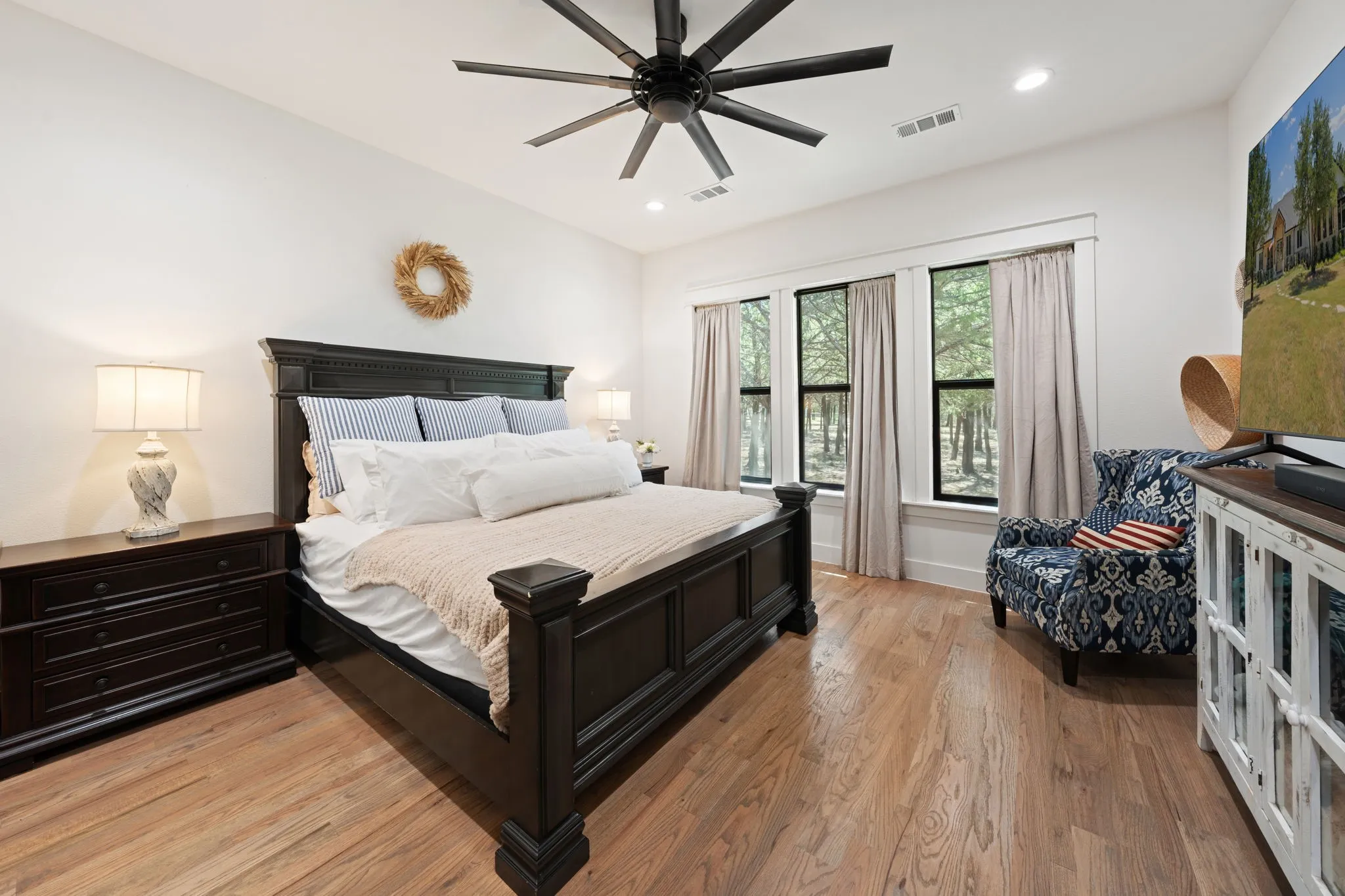 Single Family Residence For Sale in Collin County , 421 White Oak Circle, Anna, Texas 75409, 4 Bedroom, 5 Bathroom, 6 Garage spaces, 2,700 Sqft, built in 2023, mls#21354549, Real Estate Agent in Anna, Homes For Sale in Collin county, Homes For Sale in Anna, Realtor in Anna Texas, Real Estate Brokerage Independent Realty Texas, Luminita Cordes Realtor