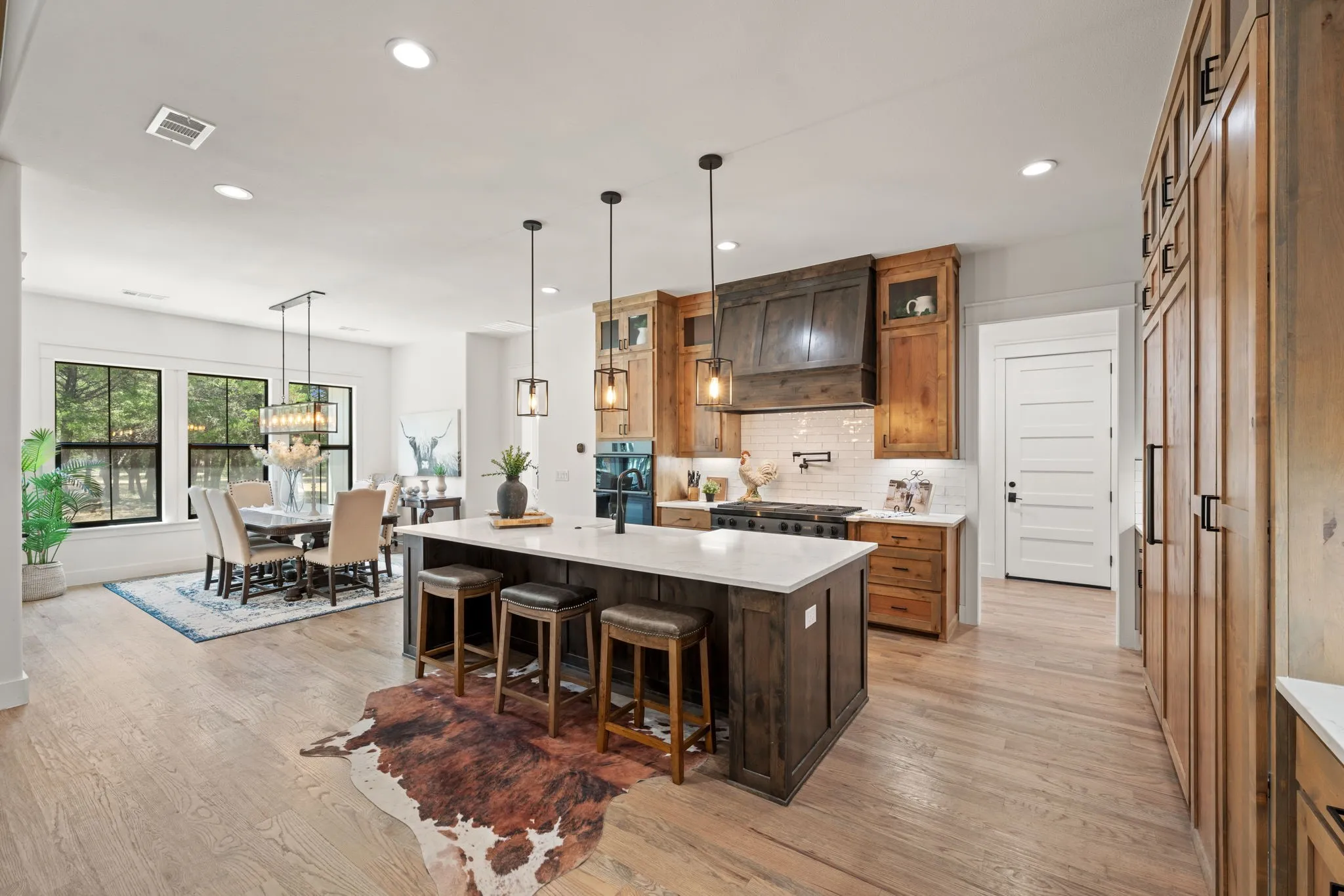 Single Family Residence For Sale in Collin County , 421 White Oak Circle, Anna, Texas 75409, 4 Bedroom, 5 Bathroom, 6 Garage spaces, 2,700 Sqft, built in 2023, mls#21354549, Real Estate Agent in Anna, Homes For Sale in Collin county, Homes For Sale in Anna, Realtor in Anna Texas, Real Estate Brokerage Independent Realty Texas, Luminita Cordes Realtor