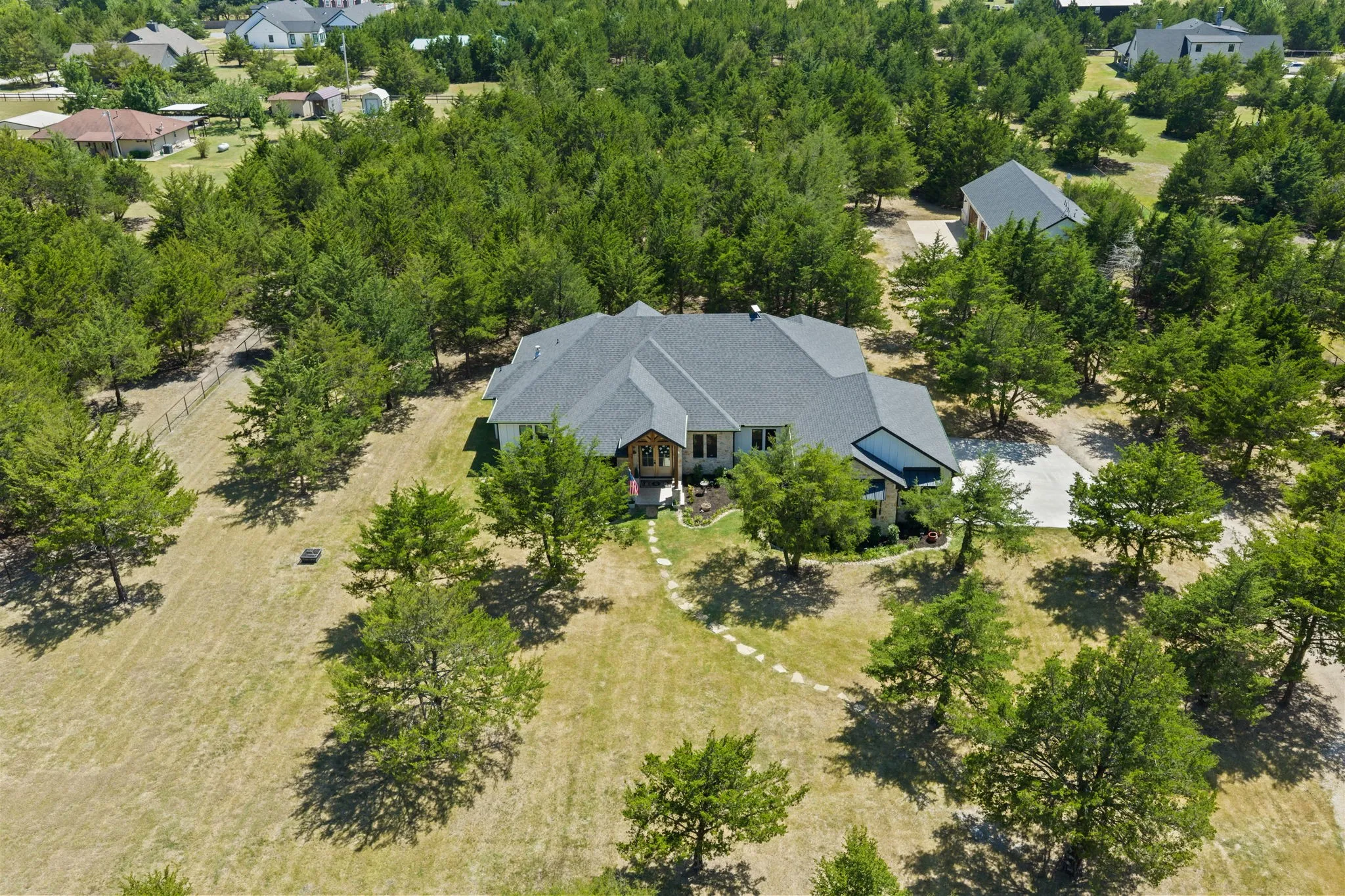 Single Family Residence For Sale in Collin County , 421 White Oak Circle, Anna, Texas 75409, 4 Bedroom, 5 Bathroom, 6 Garage spaces, 2,700 Sqft, built in 2023, mls#21354549, Real Estate Agent in Anna, Homes For Sale in Collin county, Homes For Sale in Anna, Realtor in Anna Texas, Real Estate Brokerage Independent Realty Texas, Luminita Cordes Realtor