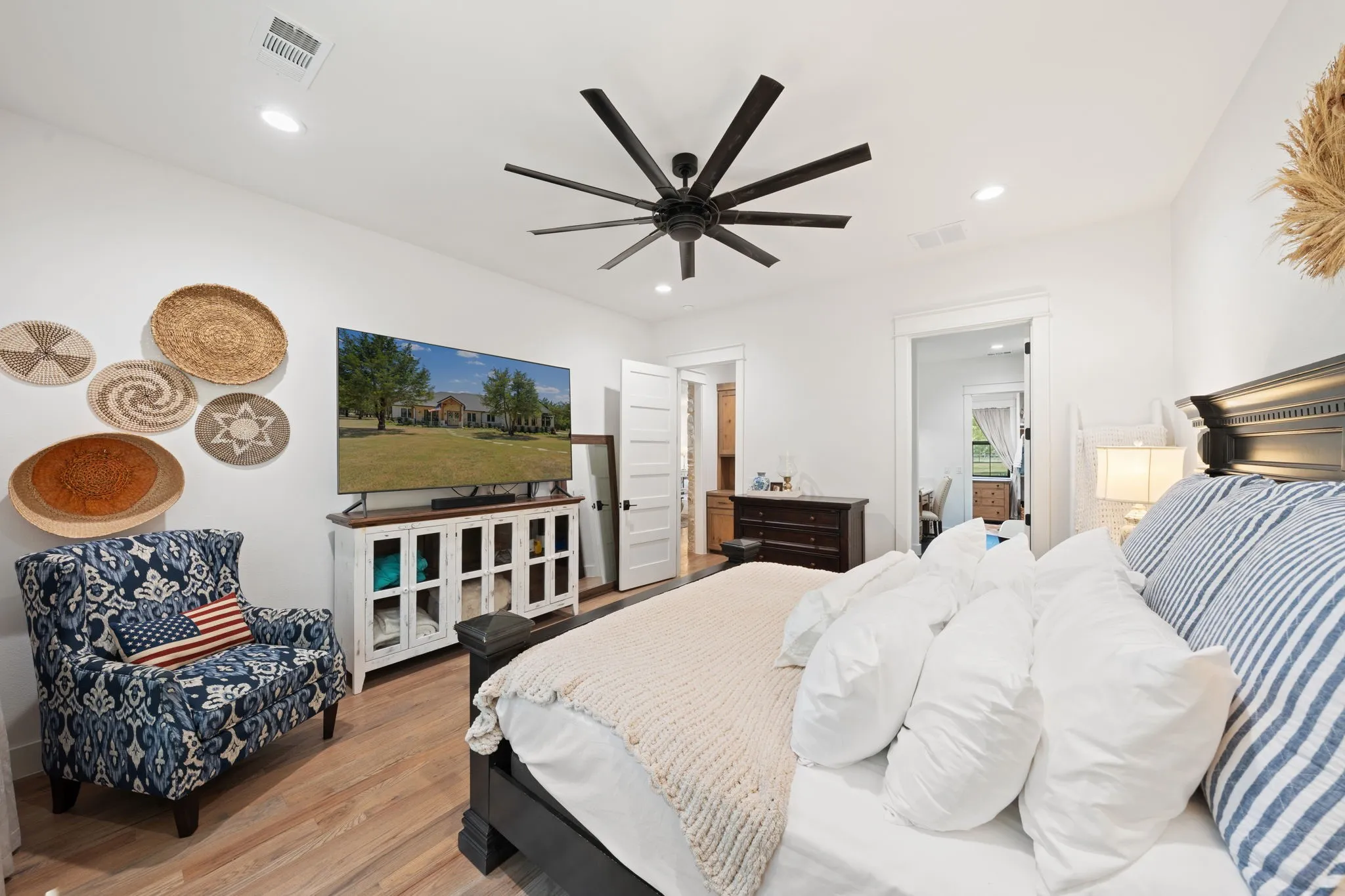 Single Family Residence For Sale in Collin County , 421 White Oak Circle, Anna, Texas 75409, 4 Bedroom, 5 Bathroom, 6 Garage spaces, 2,700 Sqft, built in 2023, mls#21354549, Real Estate Agent in Anna, Homes For Sale in Collin county, Homes For Sale in Anna, Realtor in Anna Texas, Real Estate Brokerage Independent Realty Texas, Luminita Cordes Realtor