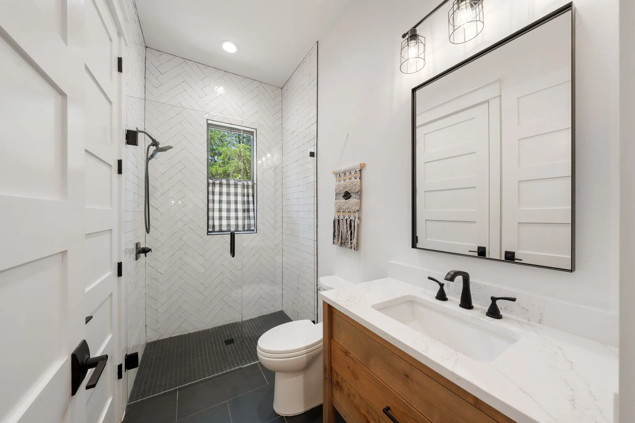Single Family Residence For Sale in Collin County , 421 White Oak Circle, Anna, Texas 75409, 4 Bedroom, 5 Bathroom, 6 Garage spaces, 2,700 Sqft, built in 2023, mls#21354549, Real Estate Agent in Anna, Homes For Sale in Collin county, Homes For Sale in Anna, Realtor in Anna Texas, Real Estate Brokerage Independent Realty Texas, Luminita Cordes Realtor