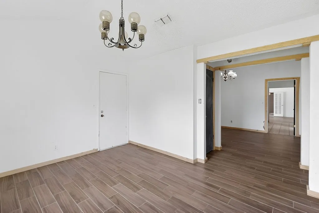 Single Family Residence For Sale in Morris County , 100 Joyner Street, Omaha, Texas 75571, 5 Bedroom, 3 Bathroom, 6 Garage spaces, 3,558 Sqft, built in 1979, mls#21354556, Real Estate Agent in Omaha, Homes For Sale in Morris county, Homes For Sale in Omaha, Realtor in Omaha Texas, Real Estate Brokerage Independent Realty Texas, Luminita Cordes Realtor