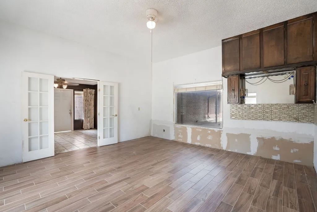 Single Family Residence For Sale in Morris County , 100 Joyner Street, Omaha, Texas 75571, 5 Bedroom, 3 Bathroom, 6 Garage spaces, 3,558 Sqft, built in 1979, mls#21354556, Real Estate Agent in Omaha, Homes For Sale in Morris county, Homes For Sale in Omaha, Realtor in Omaha Texas, Real Estate Brokerage Independent Realty Texas, Luminita Cordes Realtor