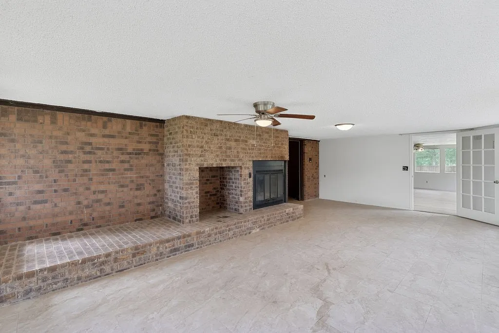 Single Family Residence For Sale in Morris County , 100 Joyner Street, Omaha, Texas 75571, 5 Bedroom, 3 Bathroom, 6 Garage spaces, 3,558 Sqft, built in 1979, mls#21354556, Real Estate Agent in Omaha, Homes For Sale in Morris county, Homes For Sale in Omaha, Realtor in Omaha Texas, Real Estate Brokerage Independent Realty Texas, Luminita Cordes Realtor