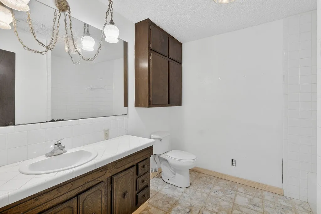 Single Family Residence For Sale in Morris County , 100 Joyner Street, Omaha, Texas 75571, 5 Bedroom, 3 Bathroom, 6 Garage spaces, 3,558 Sqft, built in 1979, mls#21354556, Real Estate Agent in Omaha, Homes For Sale in Morris county, Homes For Sale in Omaha, Realtor in Omaha Texas, Real Estate Brokerage Independent Realty Texas, Luminita Cordes Realtor