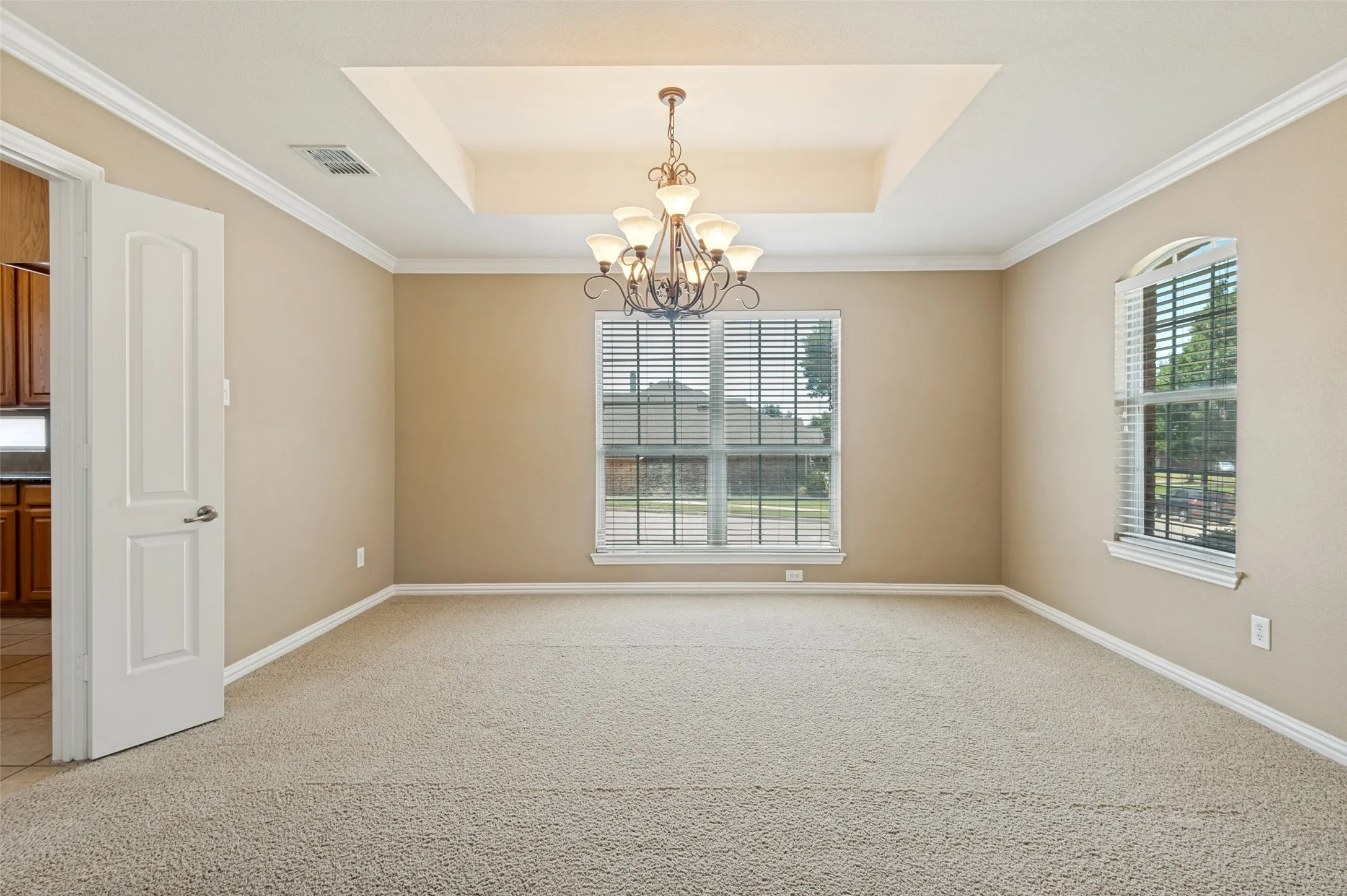 Single Family Residence For Sale in Tarrant County , 1319 Cadbury Lane, Keller, Texas 76248, 4 Bedroom, 2 Bathroom, 2 Garage spaces, 2,390 Sqft, built in 2005, mls#21354514, Real Estate Agent in Keller, Homes For Sale in Tarrant county, Homes For Sale in Keller, Realtor in Keller Texas, Real Estate Brokerage Independent Realty Texas, Luminita Cordes Realtor