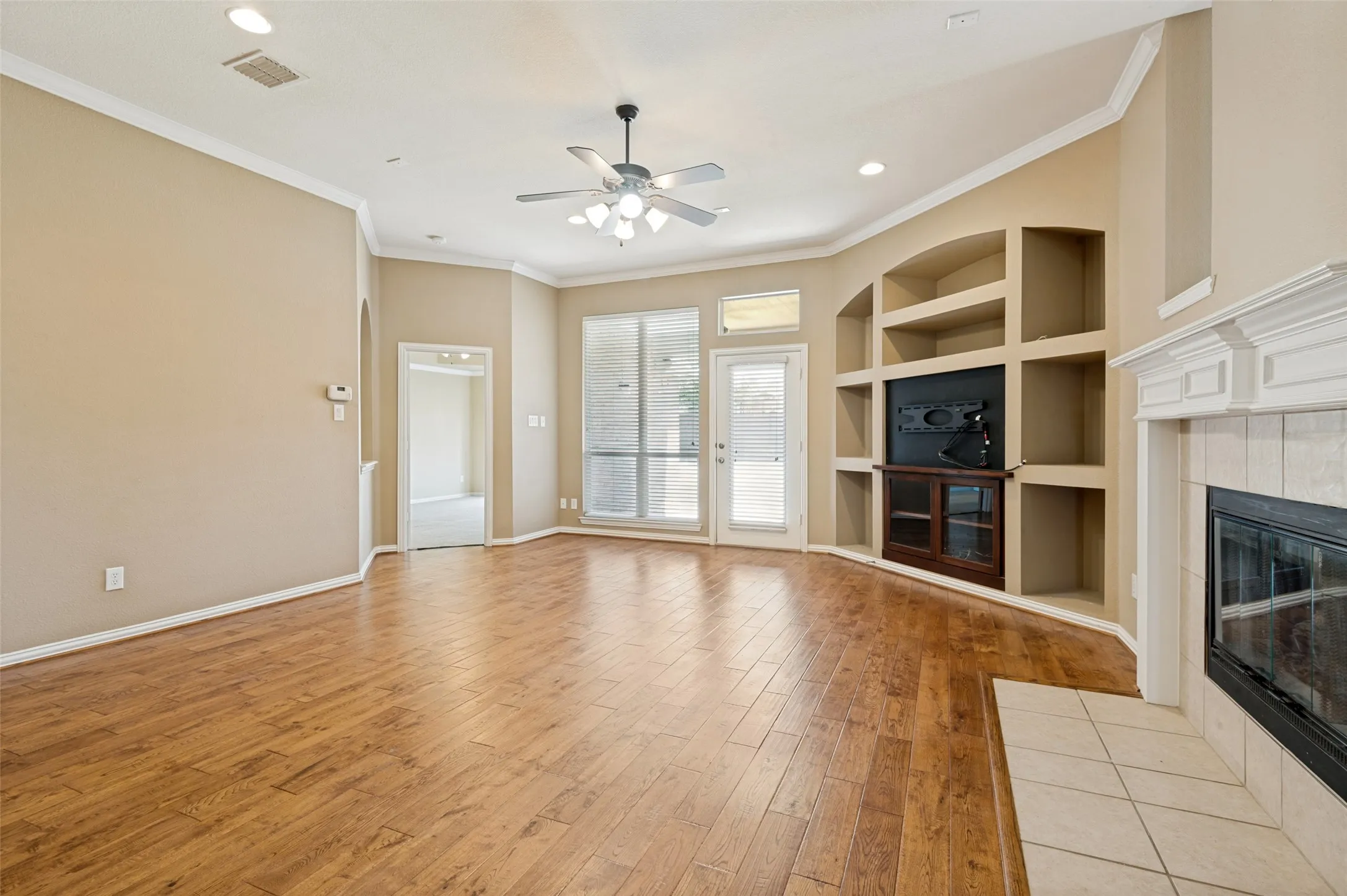 Single Family Residence For Sale in Tarrant County , 1319 Cadbury Lane, Keller, Texas 76248, 4 Bedroom, 2 Bathroom, 2 Garage spaces, 2,390 Sqft, built in 2005, mls#21354514, Real Estate Agent in Keller, Homes For Sale in Tarrant county, Homes For Sale in Keller, Realtor in Keller Texas, Real Estate Brokerage Independent Realty Texas, Luminita Cordes Realtor
