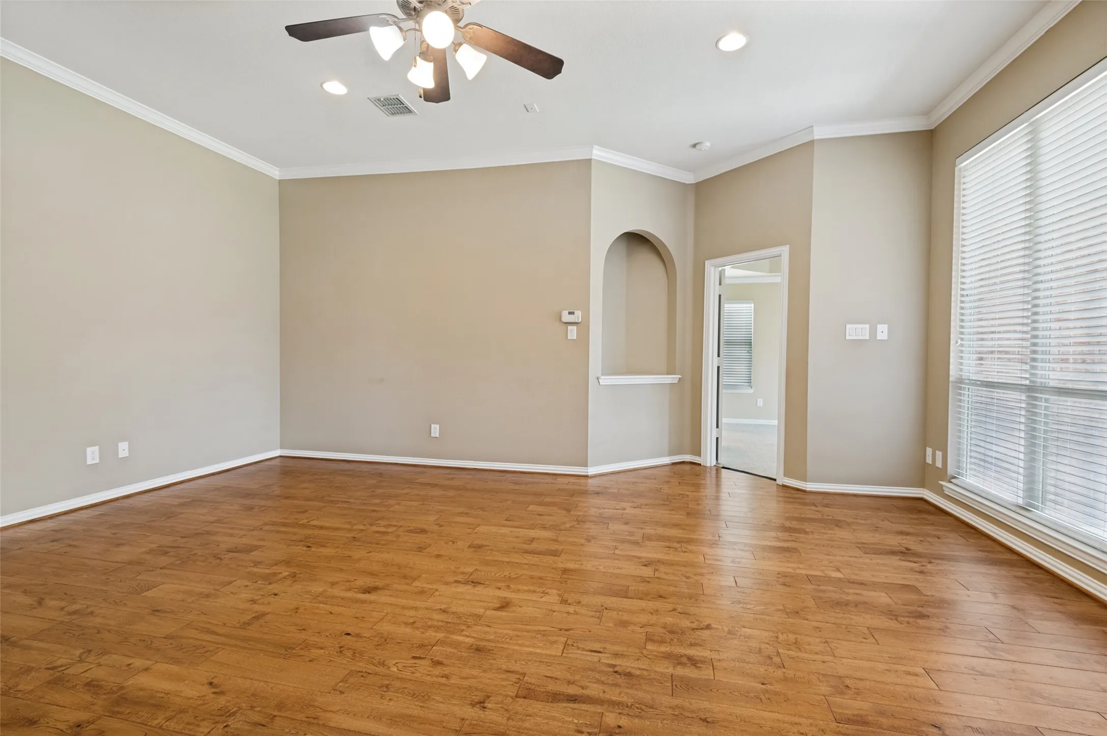 Single Family Residence For Sale in Tarrant County , 1319 Cadbury Lane, Keller, Texas 76248, 4 Bedroom, 2 Bathroom, 2 Garage spaces, 2,390 Sqft, built in 2005, mls#21354514, Real Estate Agent in Keller, Homes For Sale in Tarrant county, Homes For Sale in Keller, Realtor in Keller Texas, Real Estate Brokerage Independent Realty Texas, Luminita Cordes Realtor