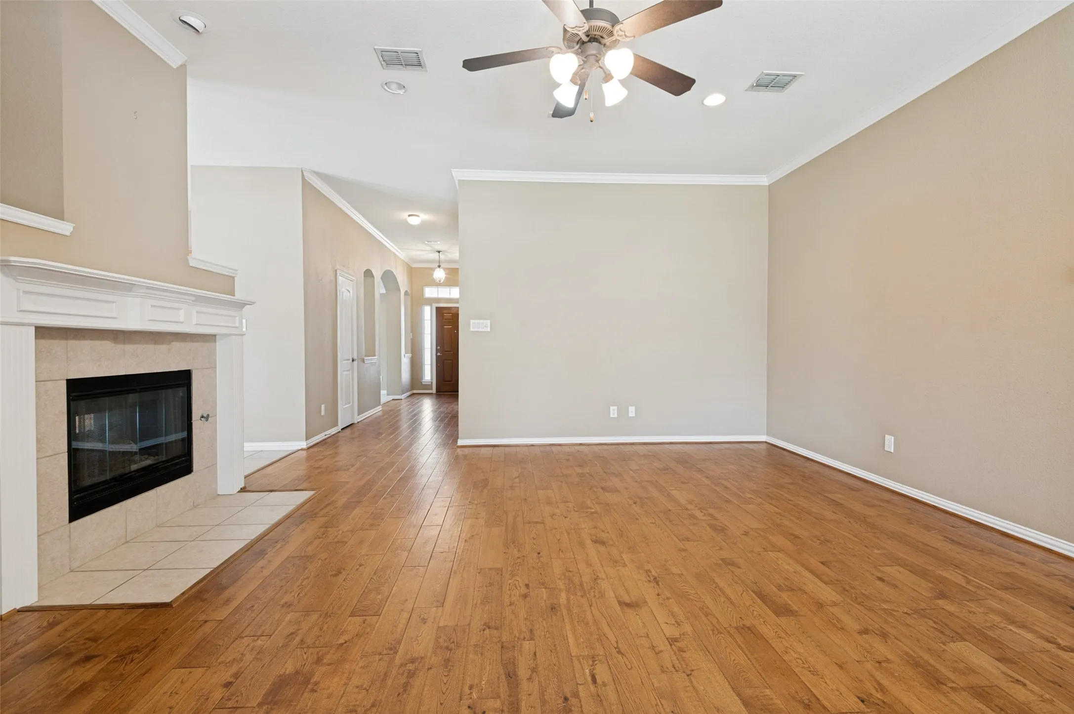Single Family Residence For Sale in Tarrant County , 1319 Cadbury Lane, Keller, Texas 76248, 4 Bedroom, 2 Bathroom, 2 Garage spaces, 2,390 Sqft, built in 2005, mls#21354514, Real Estate Agent in Keller, Homes For Sale in Tarrant county, Homes For Sale in Keller, Realtor in Keller Texas, Real Estate Brokerage Independent Realty Texas, Luminita Cordes Realtor