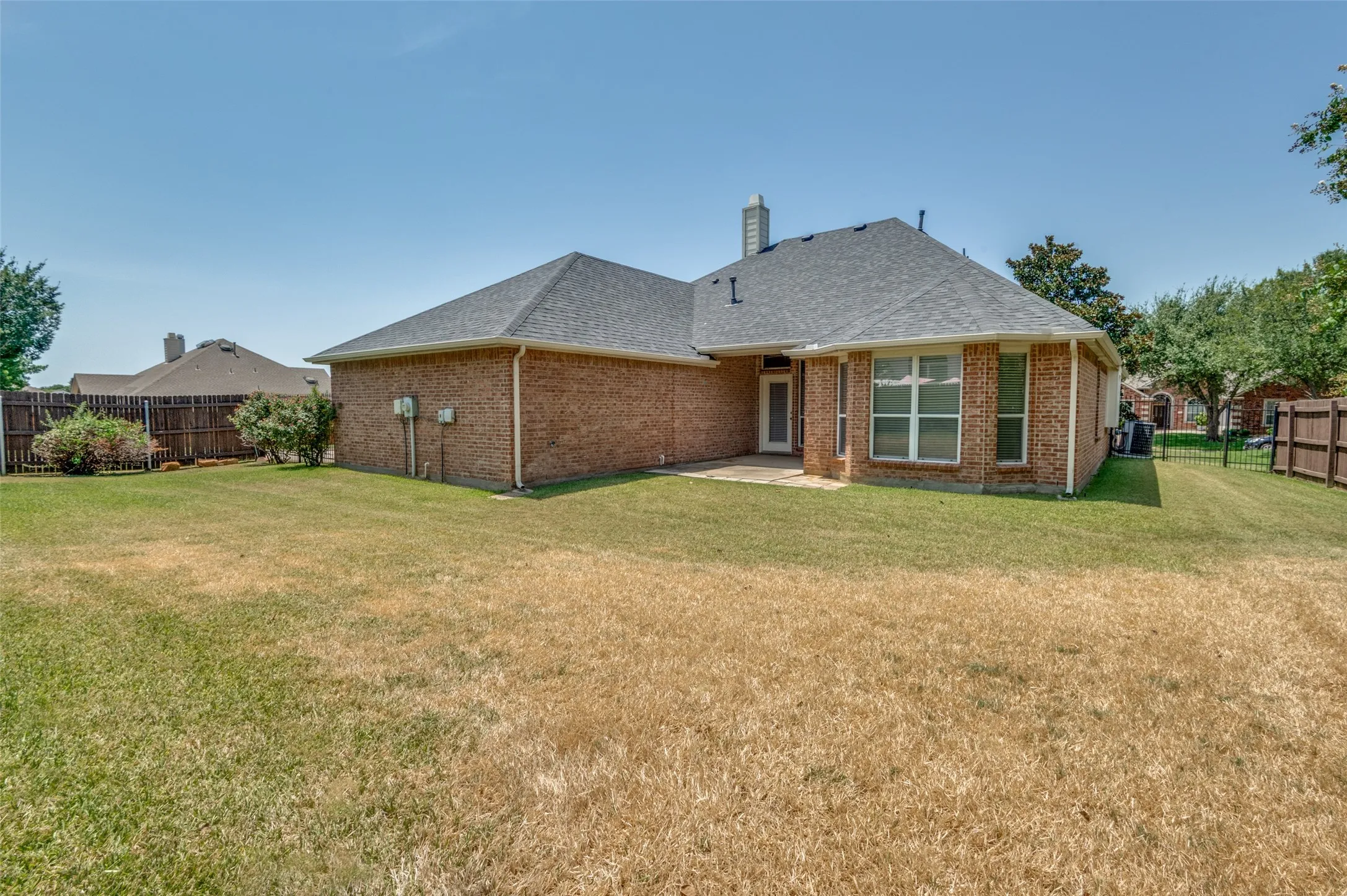 Single Family Residence For Sale in Tarrant County , 1319 Cadbury Lane, Keller, Texas 76248, 4 Bedroom, 2 Bathroom, 2 Garage spaces, 2,390 Sqft, built in 2005, mls#21354514, Real Estate Agent in Keller, Homes For Sale in Tarrant county, Homes For Sale in Keller, Realtor in Keller Texas, Real Estate Brokerage Independent Realty Texas, Luminita Cordes Realtor