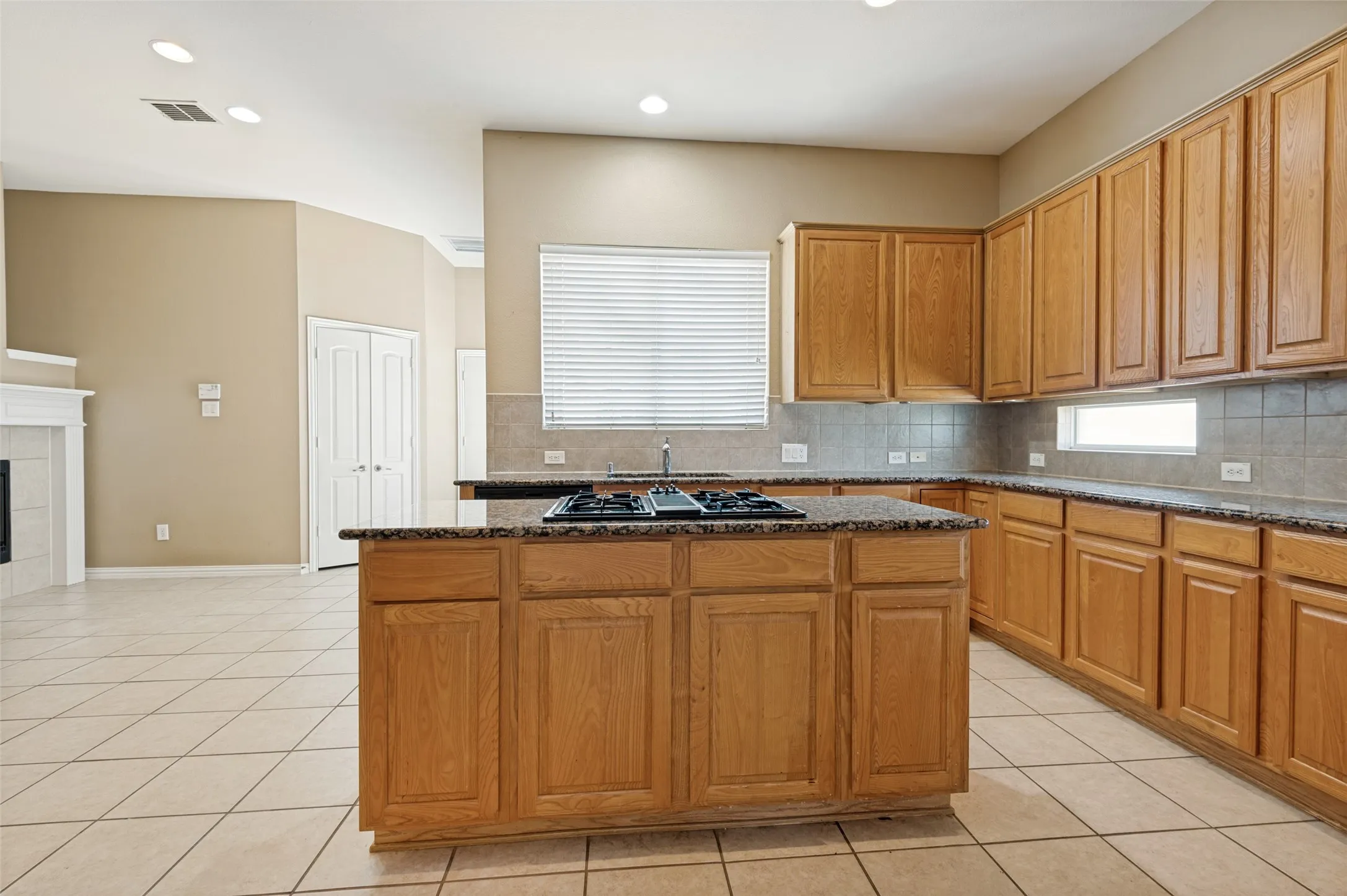 Single Family Residence For Sale in Tarrant County , 1319 Cadbury Lane, Keller, Texas 76248, 4 Bedroom, 2 Bathroom, 2 Garage spaces, 2,390 Sqft, built in 2005, mls#21354514, Real Estate Agent in Keller, Homes For Sale in Tarrant county, Homes For Sale in Keller, Realtor in Keller Texas, Real Estate Brokerage Independent Realty Texas, Luminita Cordes Realtor