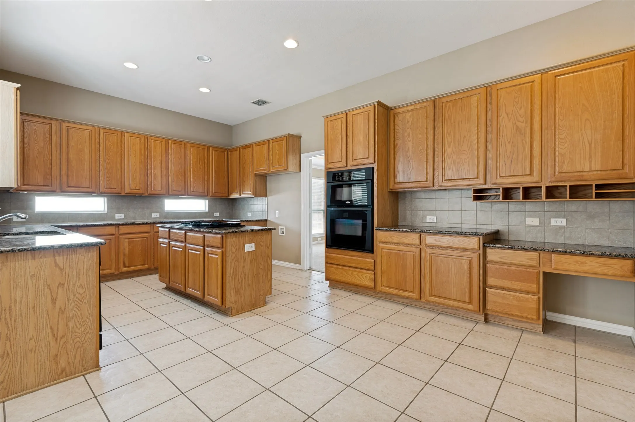 Single Family Residence For Sale in Tarrant County , 1319 Cadbury Lane, Keller, Texas 76248, 4 Bedroom, 2 Bathroom, 2 Garage spaces, 2,390 Sqft, built in 2005, mls#21354514, Real Estate Agent in Keller, Homes For Sale in Tarrant county, Homes For Sale in Keller, Realtor in Keller Texas, Real Estate Brokerage Independent Realty Texas, Luminita Cordes Realtor