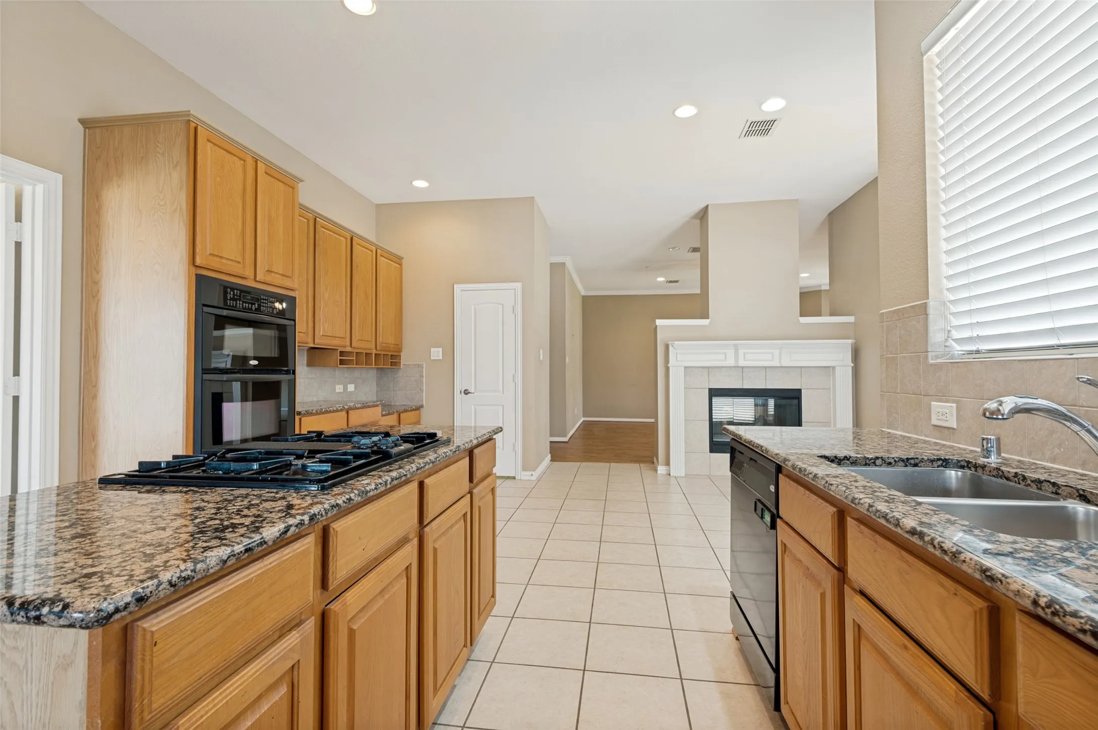 Single Family Residence For Sale in Tarrant County , 1319 Cadbury Lane, Keller, Texas 76248, 4 Bedroom, 2 Bathroom, 2 Garage spaces, 2,390 Sqft, built in 2005, mls#21354514, Real Estate Agent in Keller, Homes For Sale in Tarrant county, Homes For Sale in Keller, Realtor in Keller Texas, Real Estate Brokerage Independent Realty Texas, Luminita Cordes Realtor
