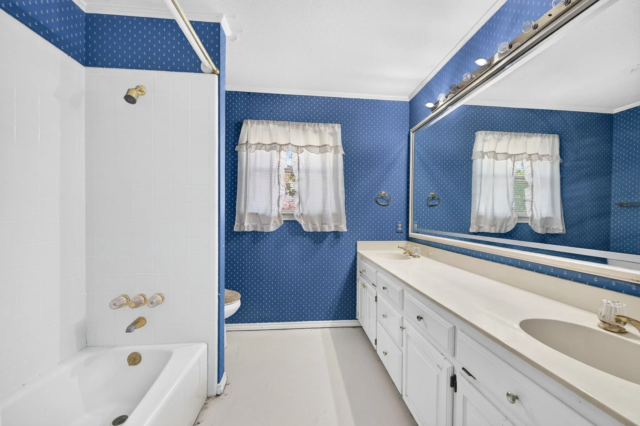 Single Family Residence For Sale in Dallas County , 1416 Sagewood Drive, De Soto, Texas 75115, 4 Bedroom, 3 Bathroom, 2 Garage spaces, 2,600 Sqft, built in 1987, mls#21352052, Real Estate Agent in De Soto, Homes For Sale in Dallas county, Homes For Sale in De Soto, Realtor in De Soto Texas, Real Estate Brokerage Independent Realty Texas, Luminita Cordes Realtor