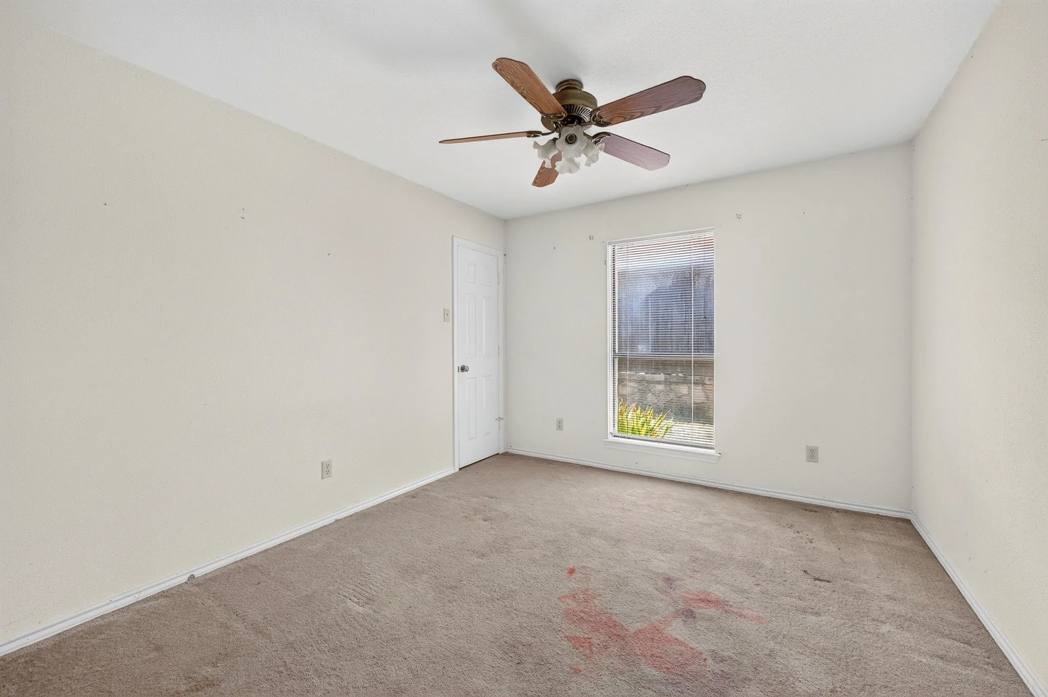 Single Family Residence For Sale in Dallas County , 1416 Sagewood Drive, De Soto, Texas 75115, 4 Bedroom, 3 Bathroom, 2 Garage spaces, 2,600 Sqft, built in 1987, mls#21352052, Real Estate Agent in De Soto, Homes For Sale in Dallas county, Homes For Sale in De Soto, Realtor in De Soto Texas, Real Estate Brokerage Independent Realty Texas, Luminita Cordes Realtor