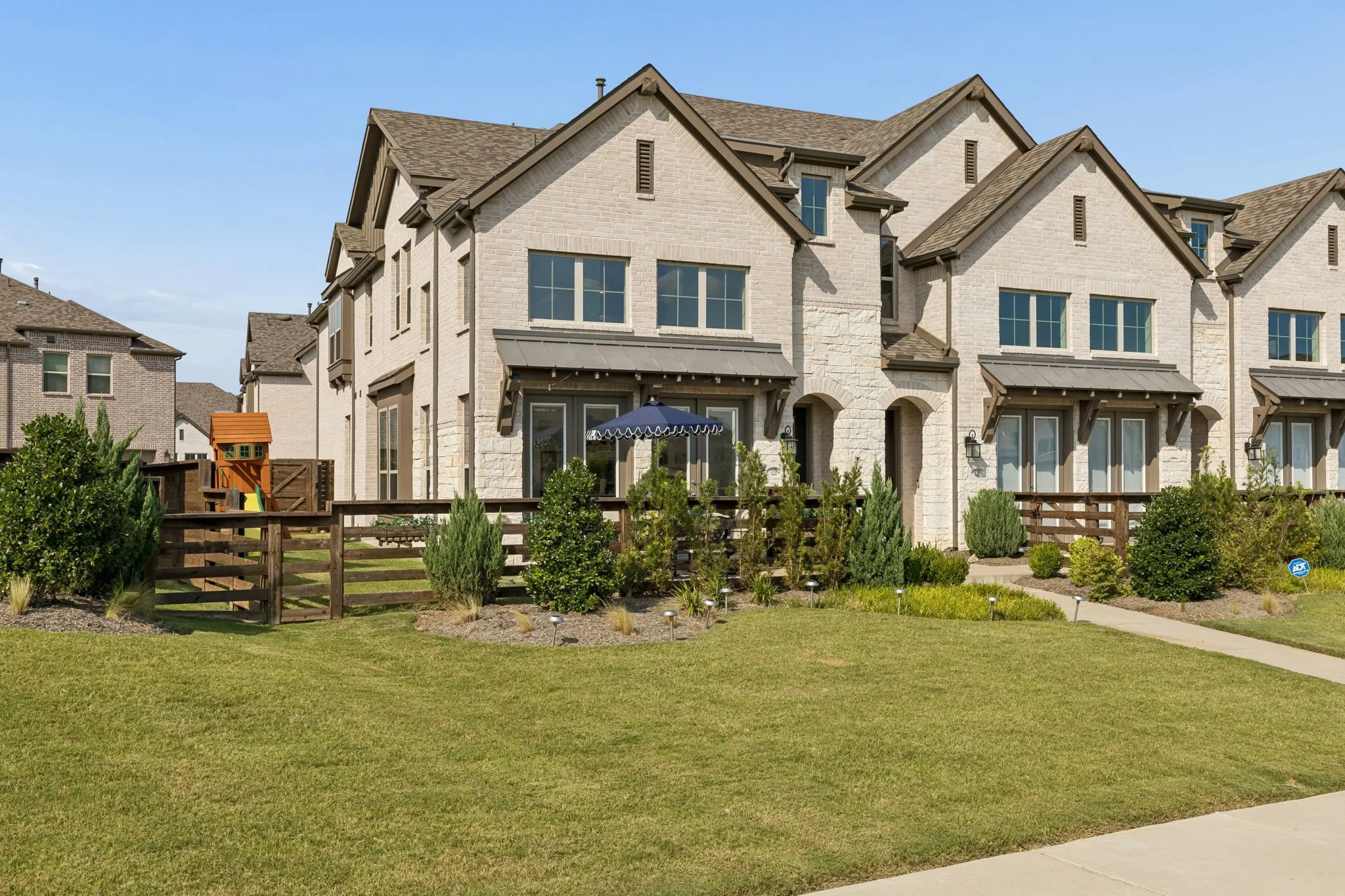 Single Family Residence For Sale in Collin County , 321 Sugarmaple Lane, Mc Kinney, Texas 75071, 3 Bedroom, 3 Bathroom, 2 Garage spaces, 1,827 Sqft, built in 2022, mls#21348115, Real Estate Agent in Mc Kinney, Homes For Sale in Collin county, Homes For Sale in Mc Kinney, Realtor in Mc Kinney Texas, Real Estate Brokerage Independent Realty Texas, Luminita Cordes Realtor