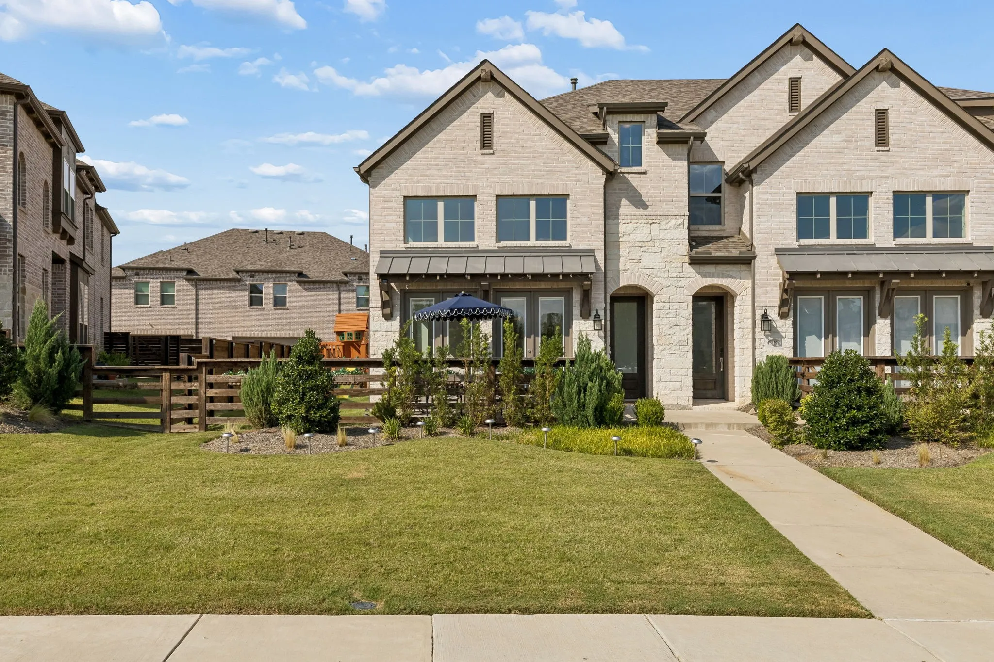 Single Family Residence For Sale in Collin County , 321 Sugarmaple Lane, Mc Kinney, Texas 75071, 3 Bedroom, 3 Bathroom, 2 Garage spaces, 1,827 Sqft, built in 2022, mls#21348115, Real Estate Agent in Mc Kinney, Homes For Sale in Collin county, Homes For Sale in Mc Kinney, Realtor in Mc Kinney Texas, Real Estate Brokerage Independent Realty Texas, Luminita Cordes Realtor