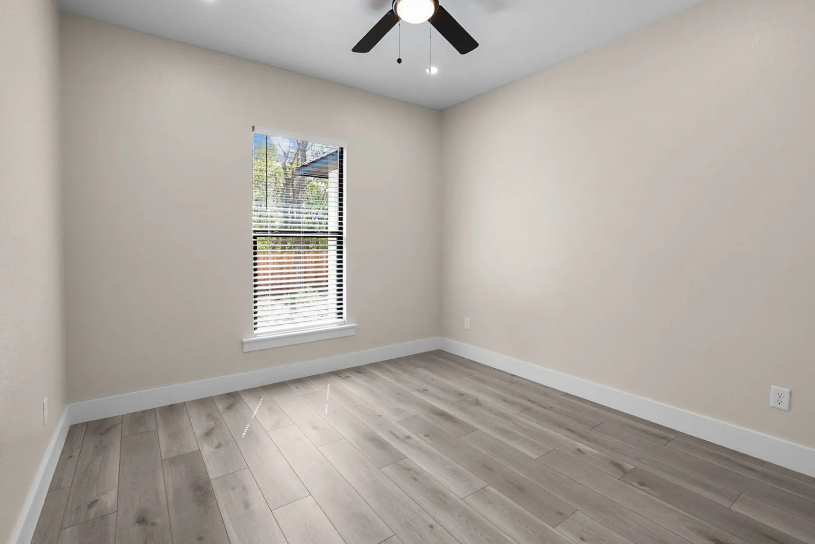 Single Family Residence For Sale in Navarro County , 307 E 13th, Corsicana, Texas 75110, 3 Bedroom, 2 Bathroom, 2 Garage spaces, 1,524 Sqft, built in 2026, mls#21350197, Real Estate Agent in Corsicana, Homes For Sale in Navarro county, Homes For Sale in Corsicana, Realtor in Corsicana Texas, Real Estate Brokerage Independent Realty Texas, Luminita Cordes Realtor
