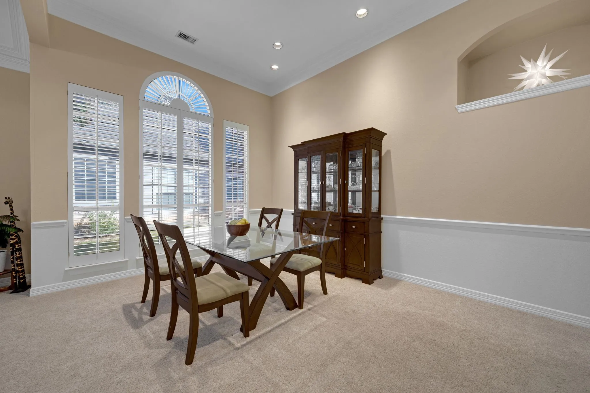 Single Family Residence For Sale in Dallas County , 600 Wellington Road, Coppell, Texas 75019, 3 Bedroom, 3 Bathroom, 2 Garage spaces, 2,668 Sqft, built in 1995, mls#21354557, Real Estate Agent in Coppell, Homes For Sale in Dallas county, Homes For Sale in Coppell, Realtor in Coppell Texas, Real Estate Brokerage Independent Realty Texas, Luminita Cordes Realtor