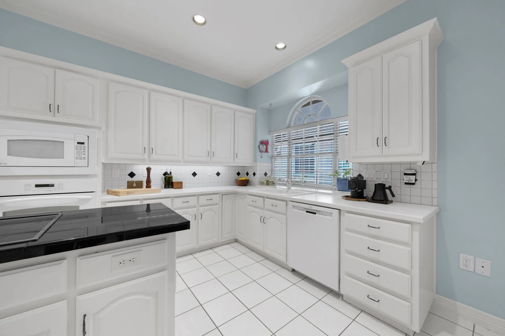 Single Family Residence For Sale in Dallas County , 600 Wellington Road, Coppell, Texas 75019, 3 Bedroom, 3 Bathroom, 2 Garage spaces, 2,668 Sqft, built in 1995, mls#21354557, Real Estate Agent in Coppell, Homes For Sale in Dallas county, Homes For Sale in Coppell, Realtor in Coppell Texas, Real Estate Brokerage Independent Realty Texas, Luminita Cordes Realtor