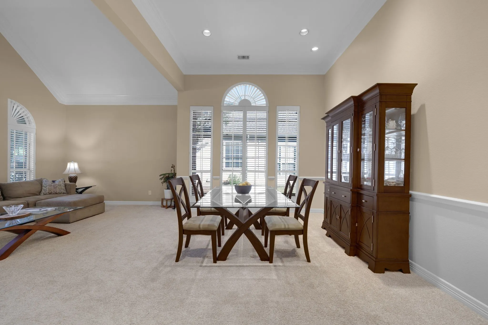 Single Family Residence For Sale in Dallas County , 600 Wellington Road, Coppell, Texas 75019, 3 Bedroom, 3 Bathroom, 2 Garage spaces, 2,668 Sqft, built in 1995, mls#21354557, Real Estate Agent in Coppell, Homes For Sale in Dallas county, Homes For Sale in Coppell, Realtor in Coppell Texas, Real Estate Brokerage Independent Realty Texas, Luminita Cordes Realtor