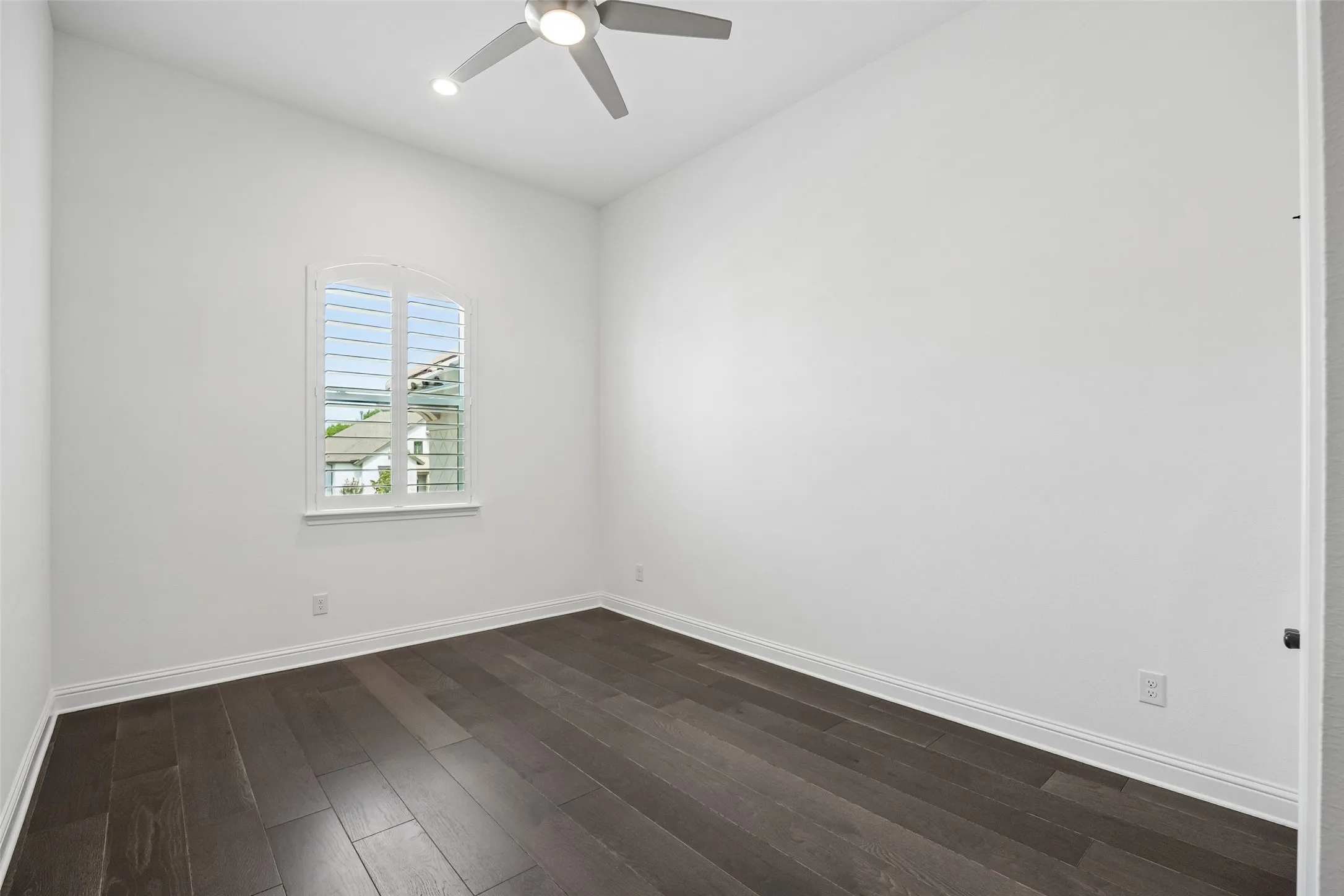 Single Family Residence For Sale in Denton County , 1212 Heritage West Court, Flower Mound, Texas 75028, 4 Bedroom, 5 Bathroom, 3 Garage spaces, 4,001 Sqft, built in 2023, mls#21354575, Real Estate Agent in Flower Mound, Homes For Sale in Denton county, Homes For Sale in Flower Mound, Realtor in Flower Mound Texas, Real Estate Brokerage Independent Realty Texas, Luminita Cordes Realtor
