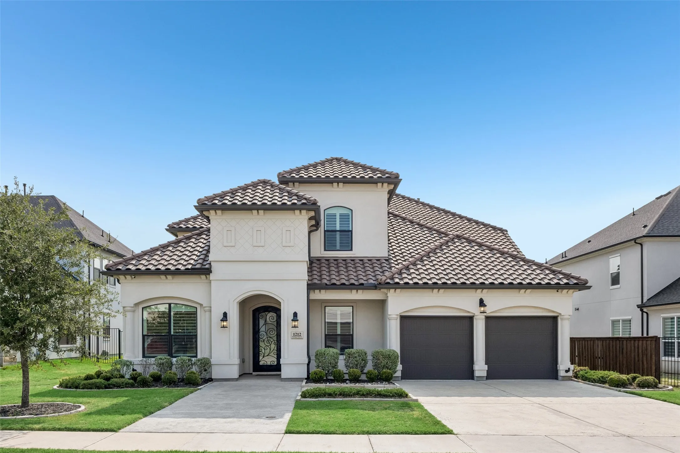 Single Family Residence For Sale in Denton County , 1212 Heritage West Court, Flower Mound, Texas 75028, 4 Bedroom, 5 Bathroom, 3 Garage spaces, 4,001 Sqft, built in 2023, mls#21354575, Real Estate Agent in Flower Mound, Homes For Sale in Denton county, Homes For Sale in Flower Mound, Realtor in Flower Mound Texas, Real Estate Brokerage Independent Realty Texas, Luminita Cordes Realtor