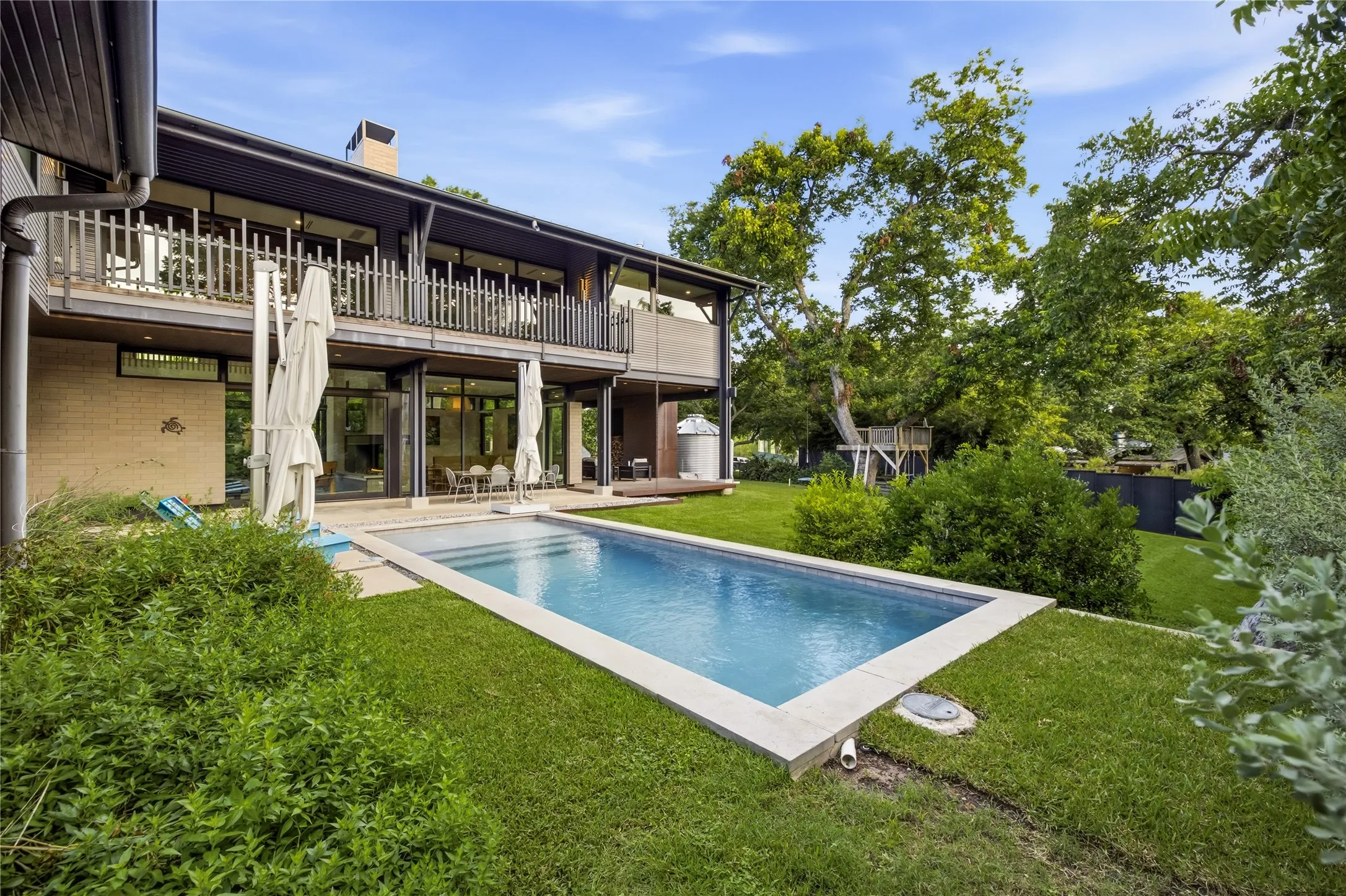 Single Family Residence For Sale in Dallas County , 8457 San Benito Way, Dallas, Texas 75218, 4 Bedroom, 4 Bathroom, 2 Garage spaces, 5,320 Sqft, built in 2018, mls#21354583, Real Estate Agent in Dallas, Homes For Sale in Dallas county, Homes For Sale in Dallas, Realtor in Dallas Texas, Real Estate Brokerage Independent Realty Texas, Luminita Cordes Realtor