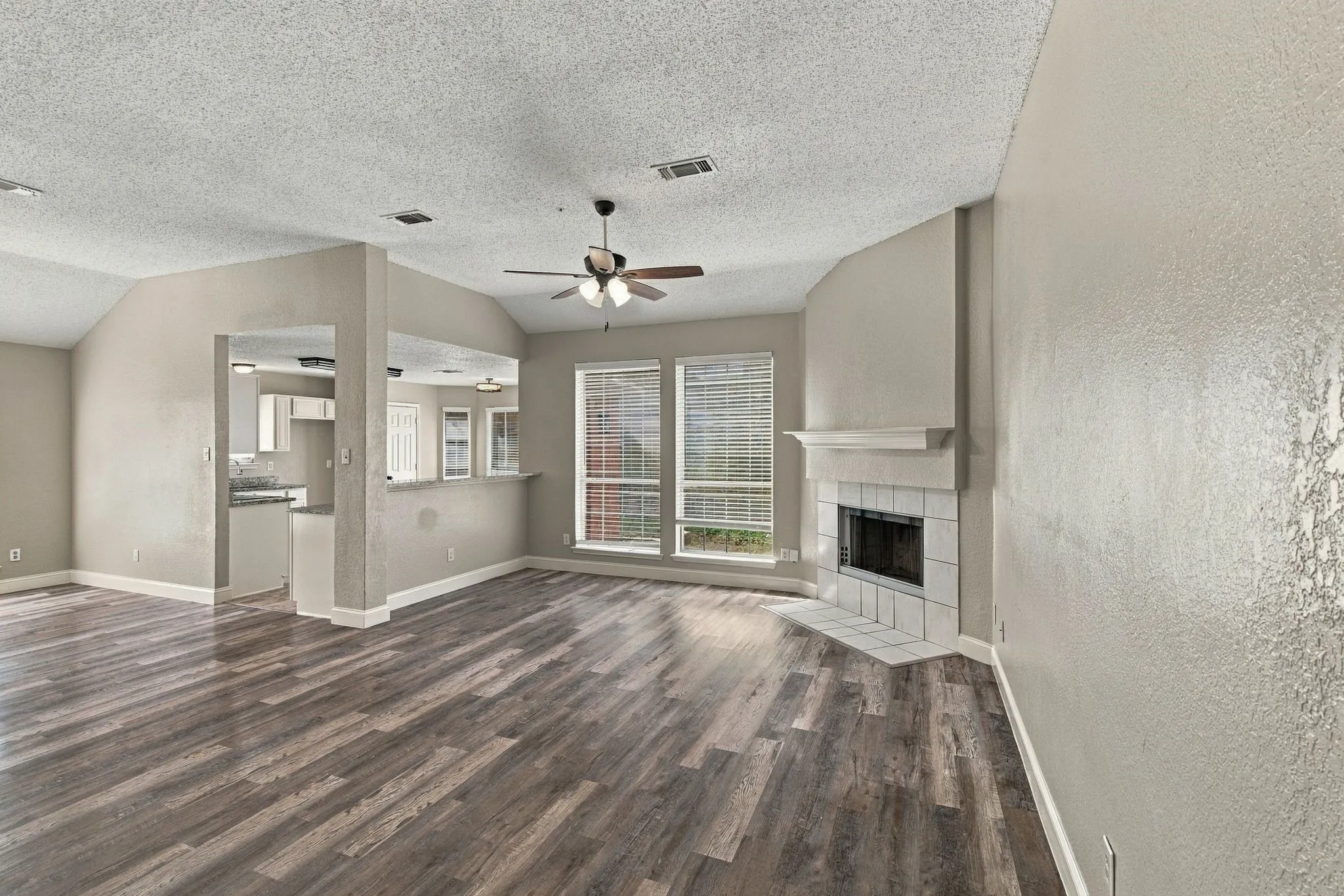 Single Family Residence For Rent in Dallas County , 1107 Chancellorsville Parkway, Grand Prairie, Texas 75052, 4 Bedroom, 2 Bathroom, 2 Garage spaces, 1,740 Sqft, built in 1998, mls#21350094, Real Estate Agent in Grand Prairie, Homes For Rent in Dallas county, Homes For Rent in Grand Prairie, Realtor in Grand Prairie Texas, Real Estate Brokerage Independent Realty Texas, Luminita Cordes Realtor