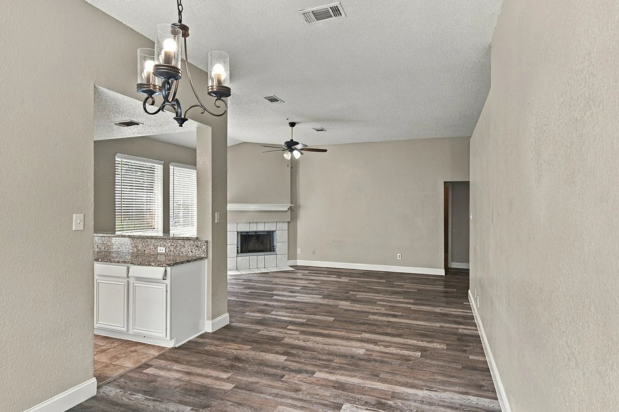 Single Family Residence For Rent in Dallas County , 1107 Chancellorsville Parkway, Grand Prairie, Texas 75052, 4 Bedroom, 2 Bathroom, 2 Garage spaces, 1,740 Sqft, built in 1998, mls#21350094, Real Estate Agent in Grand Prairie, Homes For Rent in Dallas county, Homes For Rent in Grand Prairie, Realtor in Grand Prairie Texas, Real Estate Brokerage Independent Realty Texas, Luminita Cordes Realtor