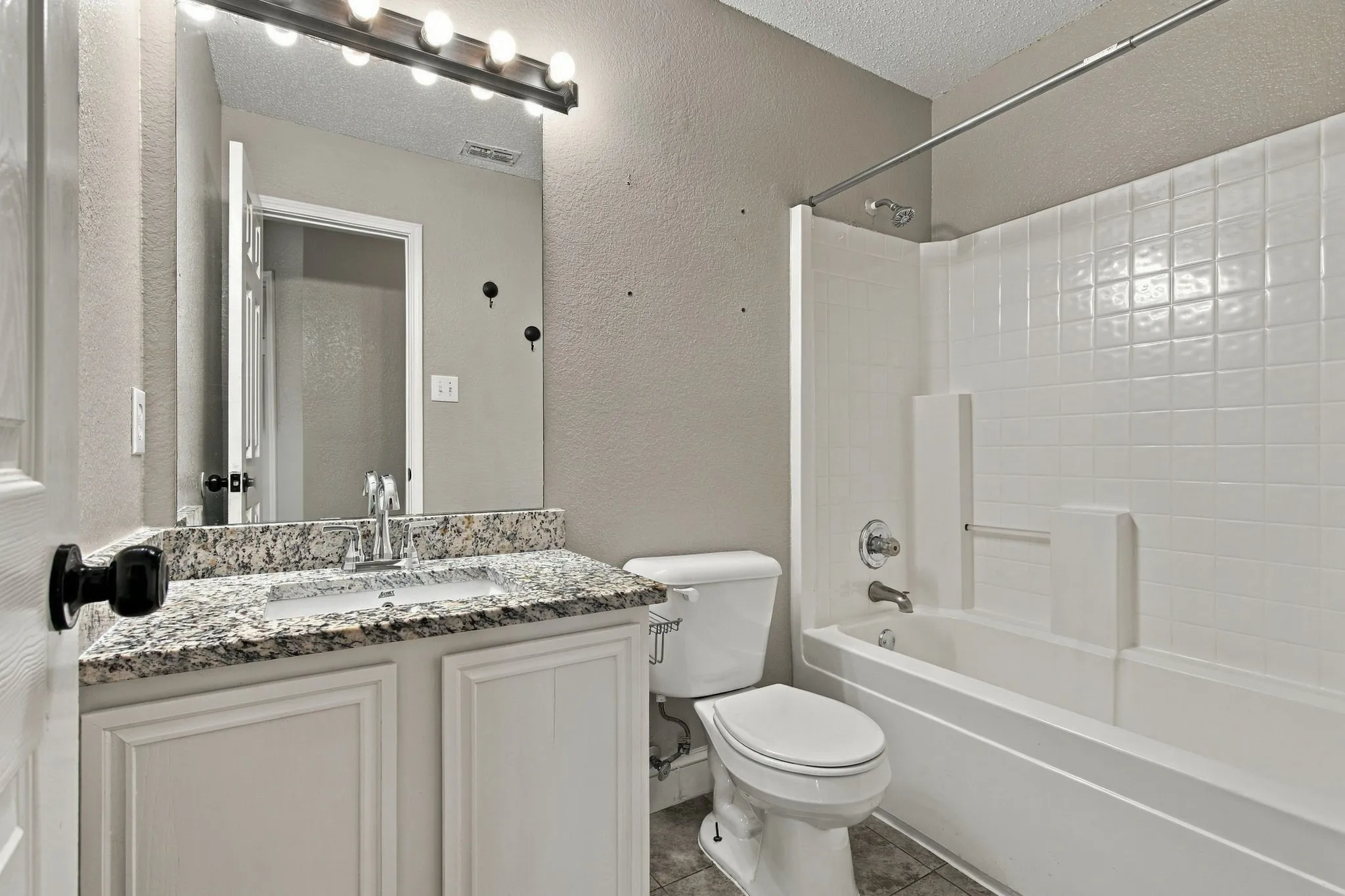 Single Family Residence For Rent in Dallas County , 1107 Chancellorsville Parkway, Grand Prairie, Texas 75052, 4 Bedroom, 2 Bathroom, 2 Garage spaces, 1,740 Sqft, built in 1998, mls#21350094, Real Estate Agent in Grand Prairie, Homes For Rent in Dallas county, Homes For Rent in Grand Prairie, Realtor in Grand Prairie Texas, Real Estate Brokerage Independent Realty Texas, Luminita Cordes Realtor