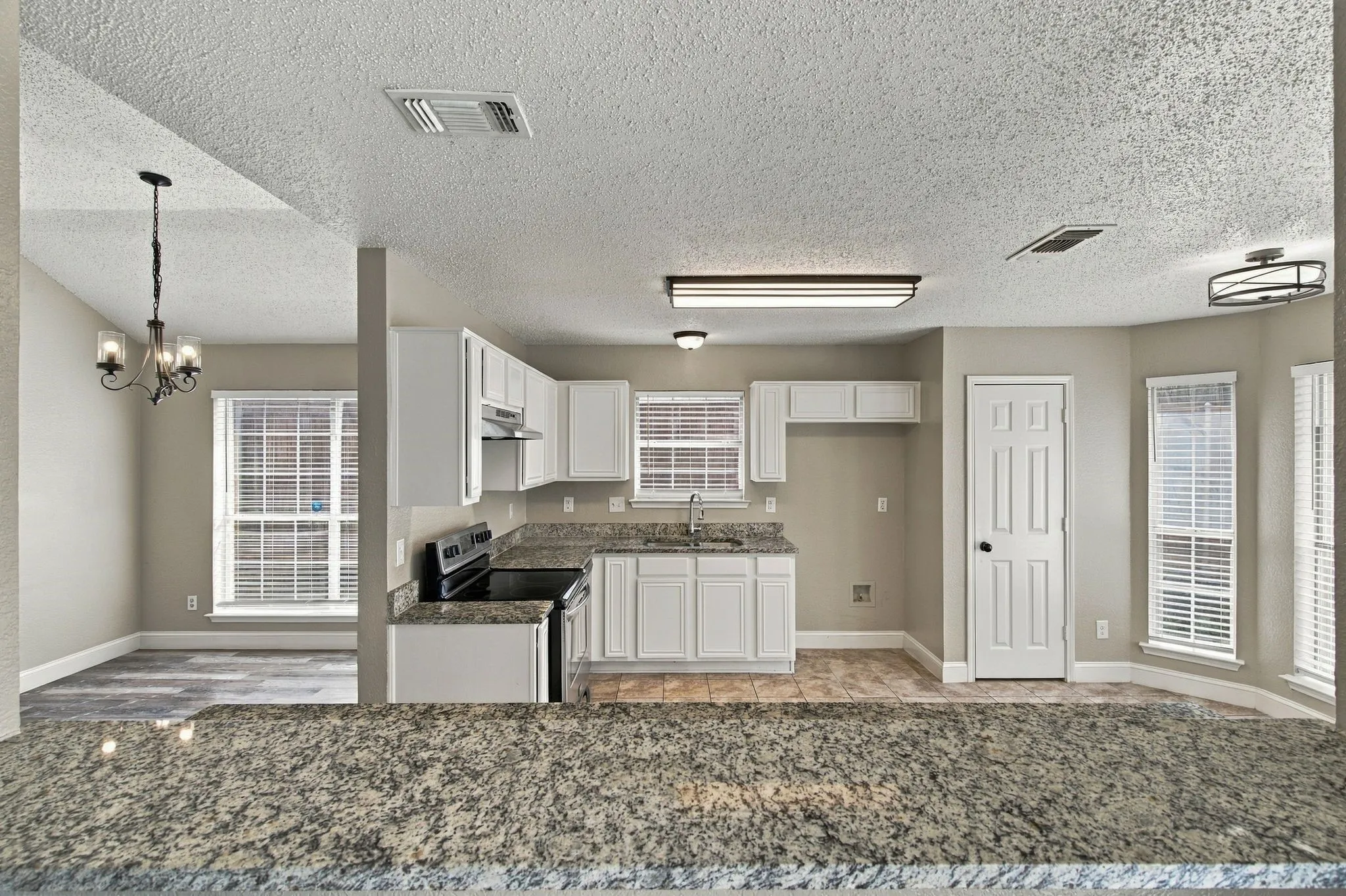Single Family Residence For Rent in Dallas County , 1107 Chancellorsville Parkway, Grand Prairie, Texas 75052, 4 Bedroom, 2 Bathroom, 2 Garage spaces, 1,740 Sqft, built in 1998, mls#21350094, Real Estate Agent in Grand Prairie, Homes For Rent in Dallas county, Homes For Rent in Grand Prairie, Realtor in Grand Prairie Texas, Real Estate Brokerage Independent Realty Texas, Luminita Cordes Realtor