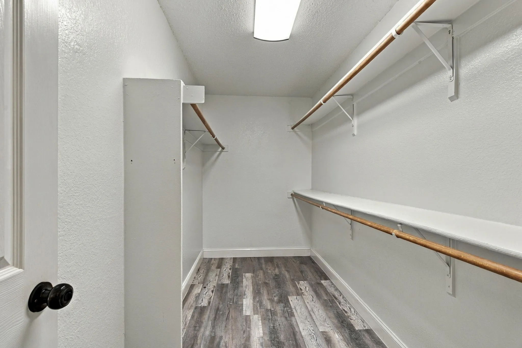 Single Family Residence For Rent in Dallas County , 1107 Chancellorsville Parkway, Grand Prairie, Texas 75052, 4 Bedroom, 2 Bathroom, 2 Garage spaces, 1,740 Sqft, built in 1998, mls#21350094, Real Estate Agent in Grand Prairie, Homes For Rent in Dallas county, Homes For Rent in Grand Prairie, Realtor in Grand Prairie Texas, Real Estate Brokerage Independent Realty Texas, Luminita Cordes Realtor