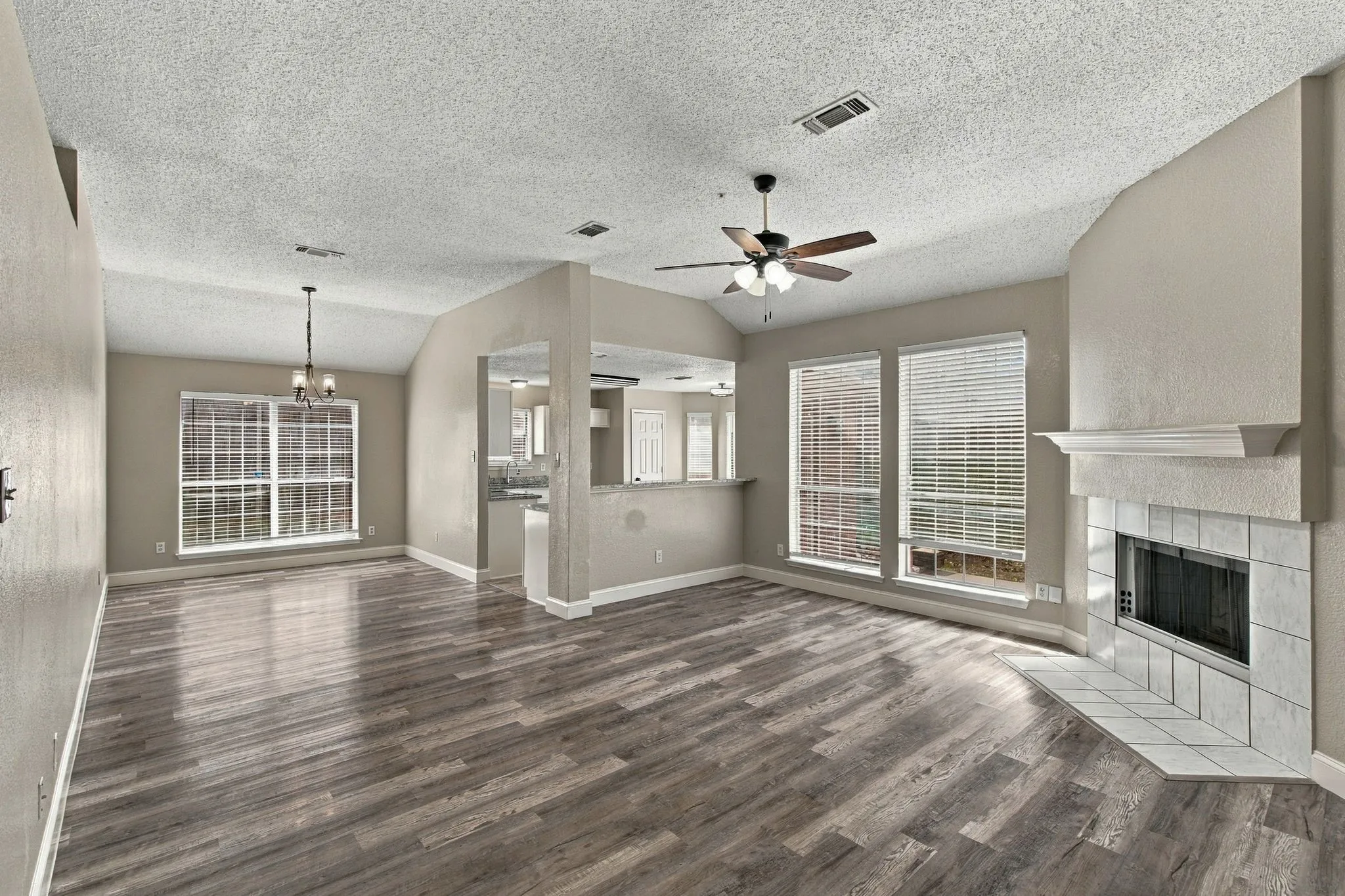 Single Family Residence For Rent in Dallas County , 1107 Chancellorsville Parkway, Grand Prairie, Texas 75052, 4 Bedroom, 2 Bathroom, 2 Garage spaces, 1,740 Sqft, built in 1998, mls#21350094, Real Estate Agent in Grand Prairie, Homes For Rent in Dallas county, Homes For Rent in Grand Prairie, Realtor in Grand Prairie Texas, Real Estate Brokerage Independent Realty Texas, Luminita Cordes Realtor
