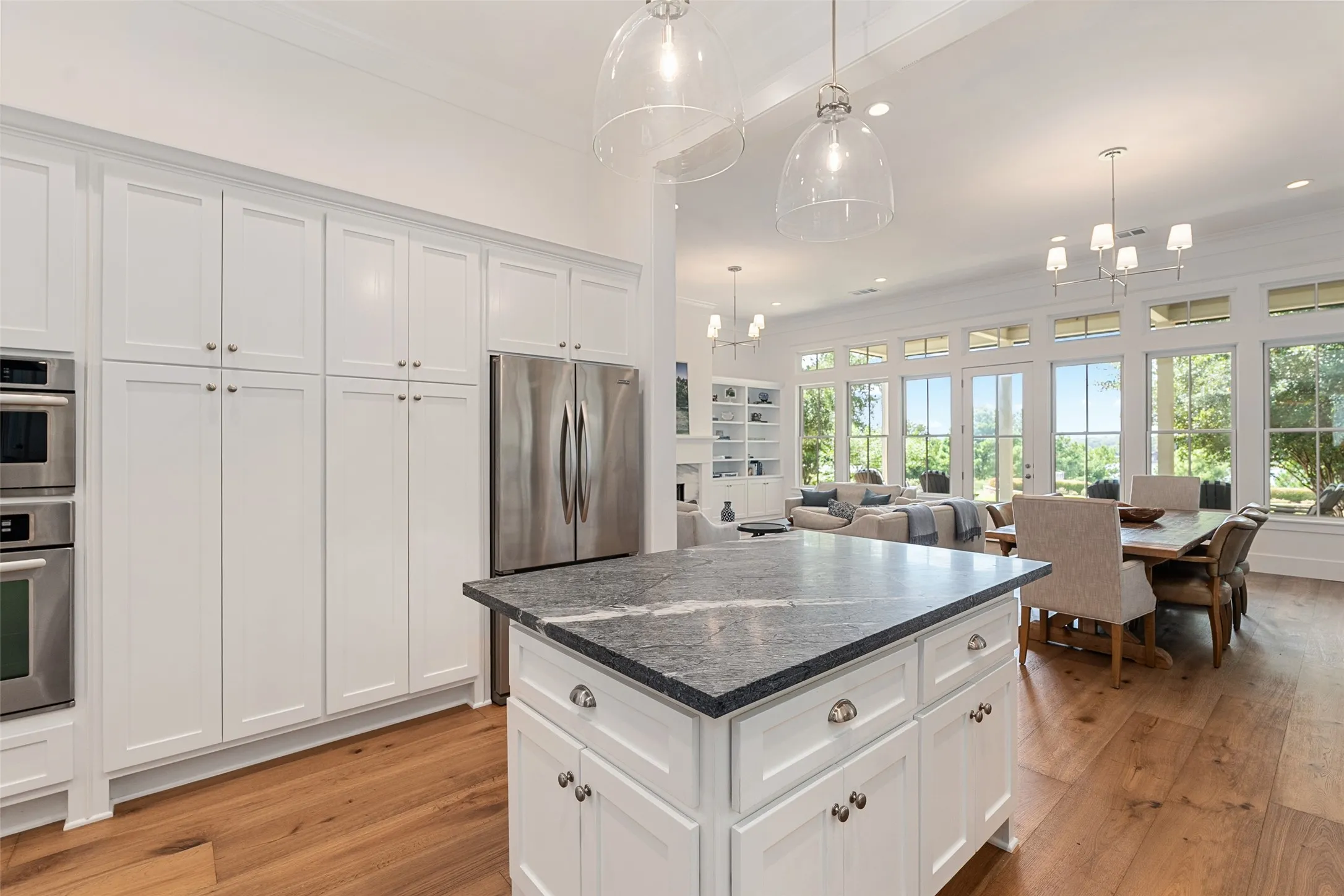 Single Family Residence For Sale in Henderson County , 4505 East Cove Court, Malakoff, Texas 75148, 5 Bedrooms, 5 Bathrooms, 1 Garage spaces, 3,104 Sqft, built in 2013, Price $2,150,000, mls#21345899, Real Estate Agent in Malakoff, Homes For Sale in Henderson county, Homes For Sale in Malakoff, Realtor in Malakoff Texas, Real Estate Brokerage Independent Realty Texas, Luminita Cordes Realtor