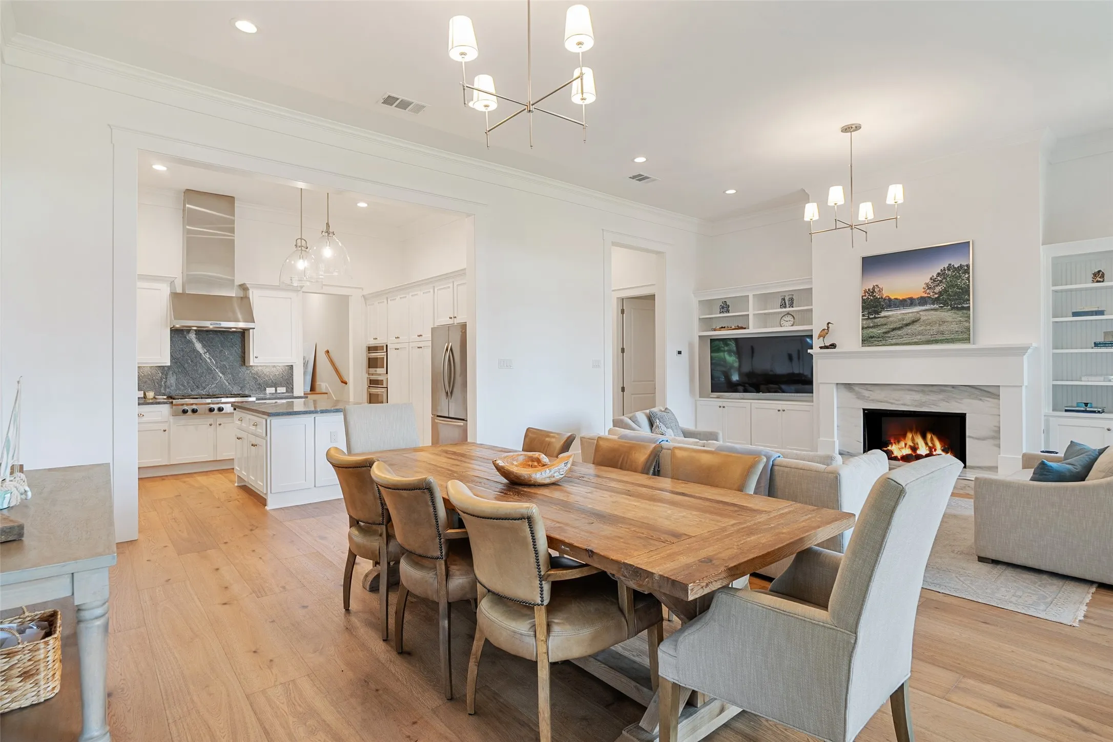Single Family Residence For Sale in Henderson County , 4505 East Cove Court, Malakoff, Texas 75148, 5 Bedrooms, 5 Bathrooms, 1 Garage spaces, 3,104 Sqft, built in 2013, Price $2,150,000, mls#21345899, Real Estate Agent in Malakoff, Homes For Sale in Henderson county, Homes For Sale in Malakoff, Realtor in Malakoff Texas, Real Estate Brokerage Independent Realty Texas, Luminita Cordes Realtor