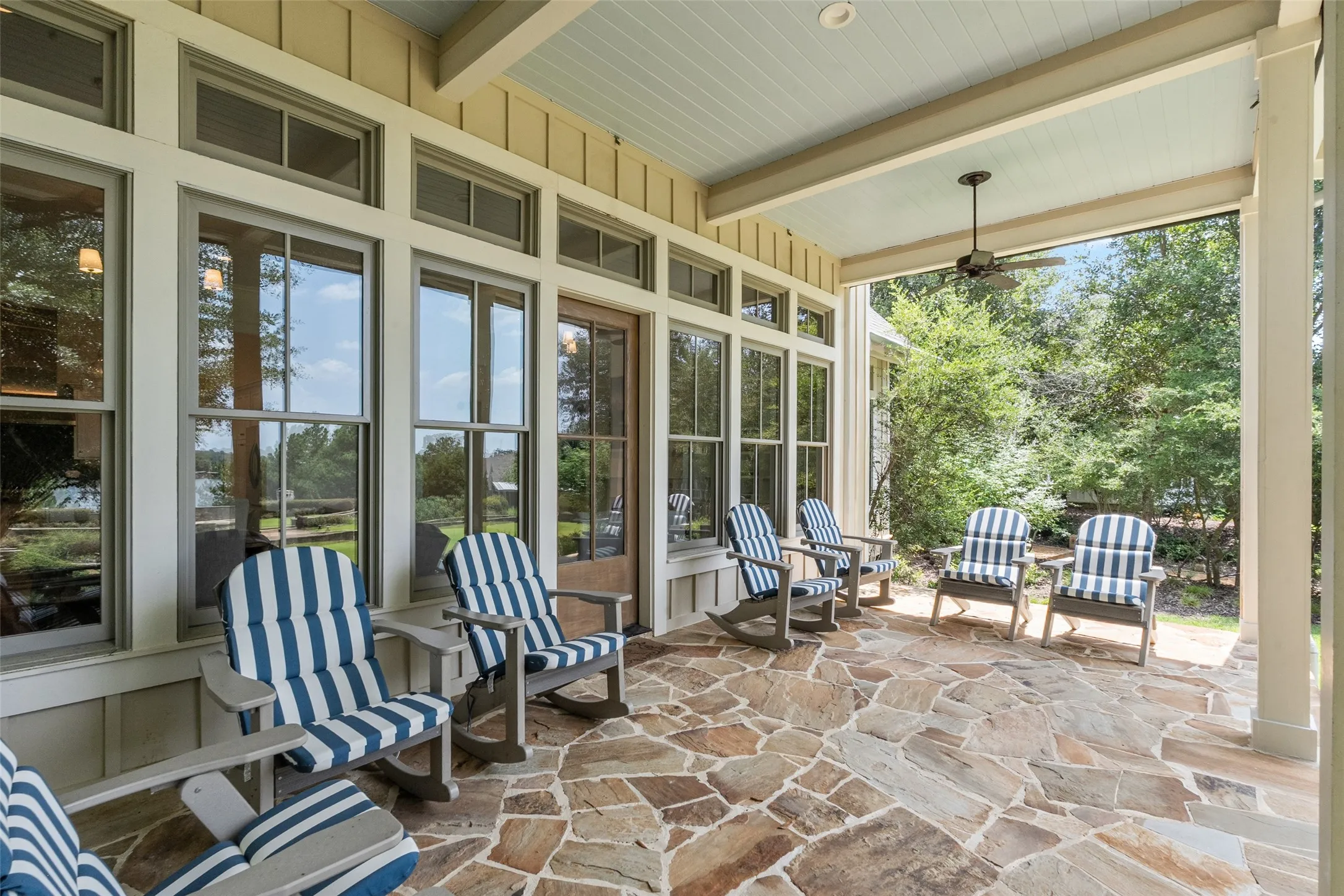 Single Family Residence For Sale in Henderson County , 4505 East Cove Court, Malakoff, Texas 75148, 5 Bedrooms, 5 Bathrooms, 1 Garage spaces, 3,104 Sqft, built in 2013, Price $2,150,000, mls#21345899, Real Estate Agent in Malakoff, Homes For Sale in Henderson county, Homes For Sale in Malakoff, Realtor in Malakoff Texas, Real Estate Brokerage Independent Realty Texas, Luminita Cordes Realtor