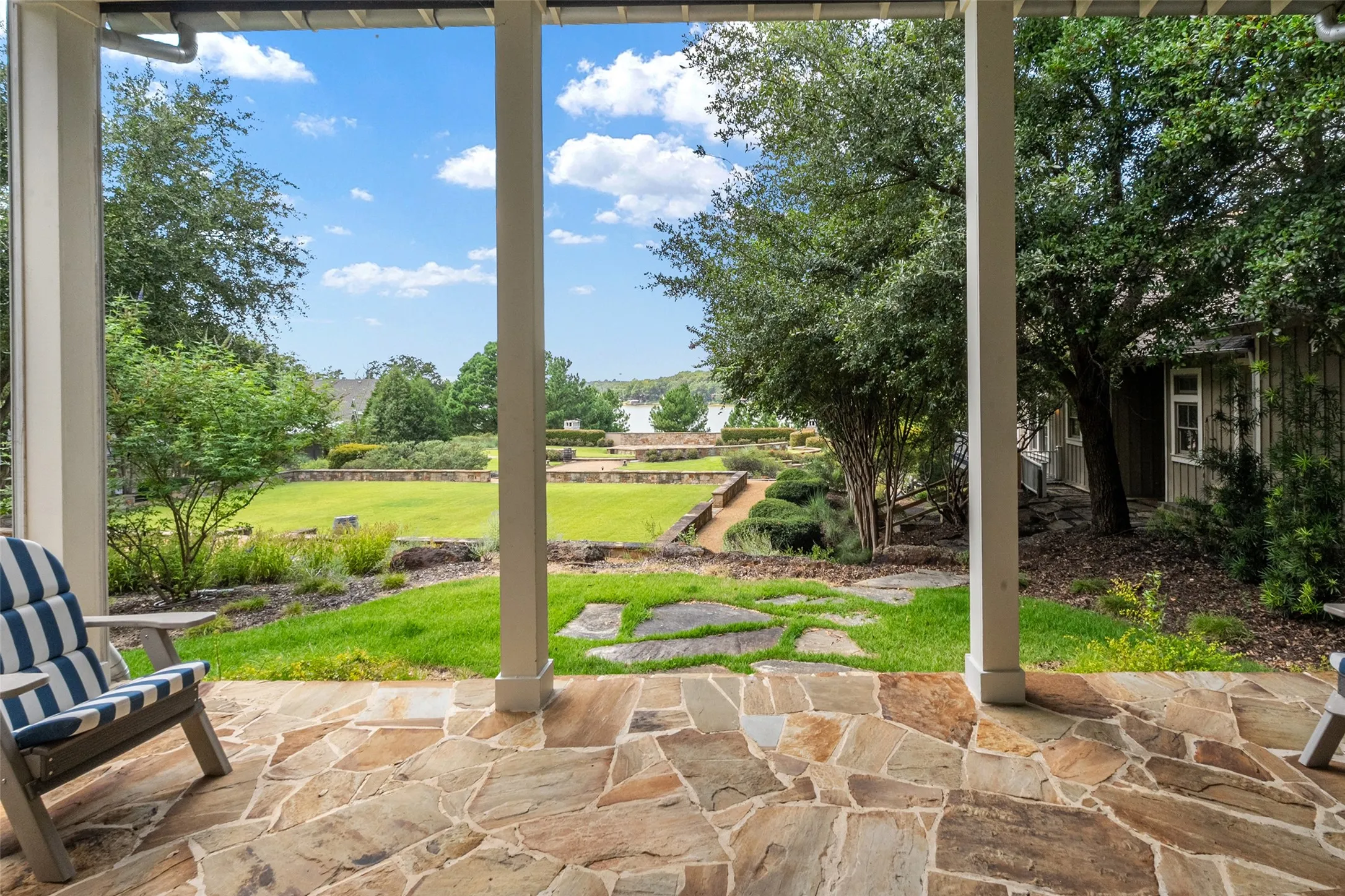 Single Family Residence For Sale in Henderson County , 4505 East Cove Court, Malakoff, Texas 75148, 5 Bedrooms, 5 Bathrooms, 1 Garage spaces, 3,104 Sqft, built in 2013, Price $2,150,000, mls#21345899, Real Estate Agent in Malakoff, Homes For Sale in Henderson county, Homes For Sale in Malakoff, Realtor in Malakoff Texas, Real Estate Brokerage Independent Realty Texas, Luminita Cordes Realtor